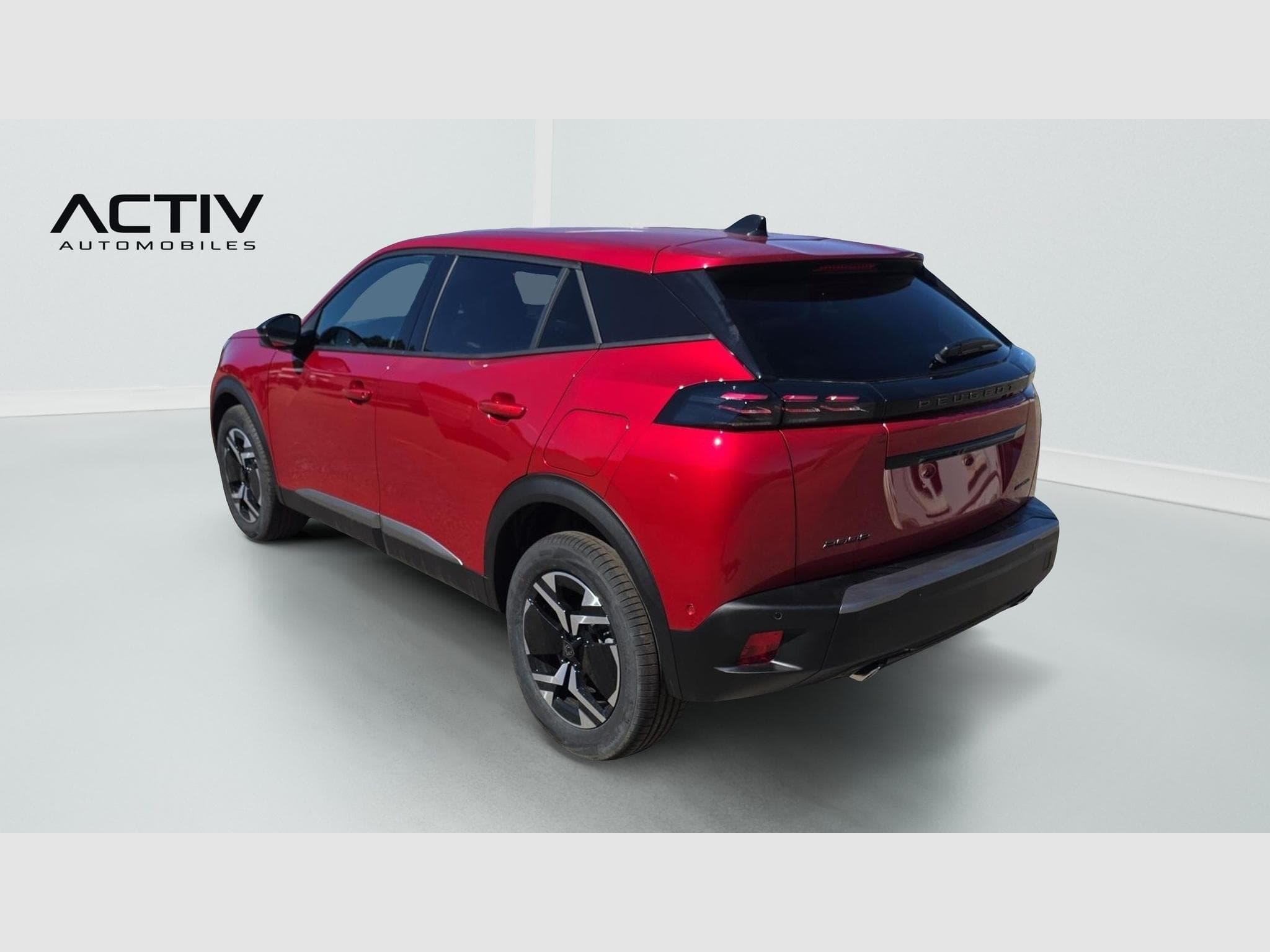 Peugeot 2008 Hybrid 145 e-DCS6 Allure (2026) - Photo 5