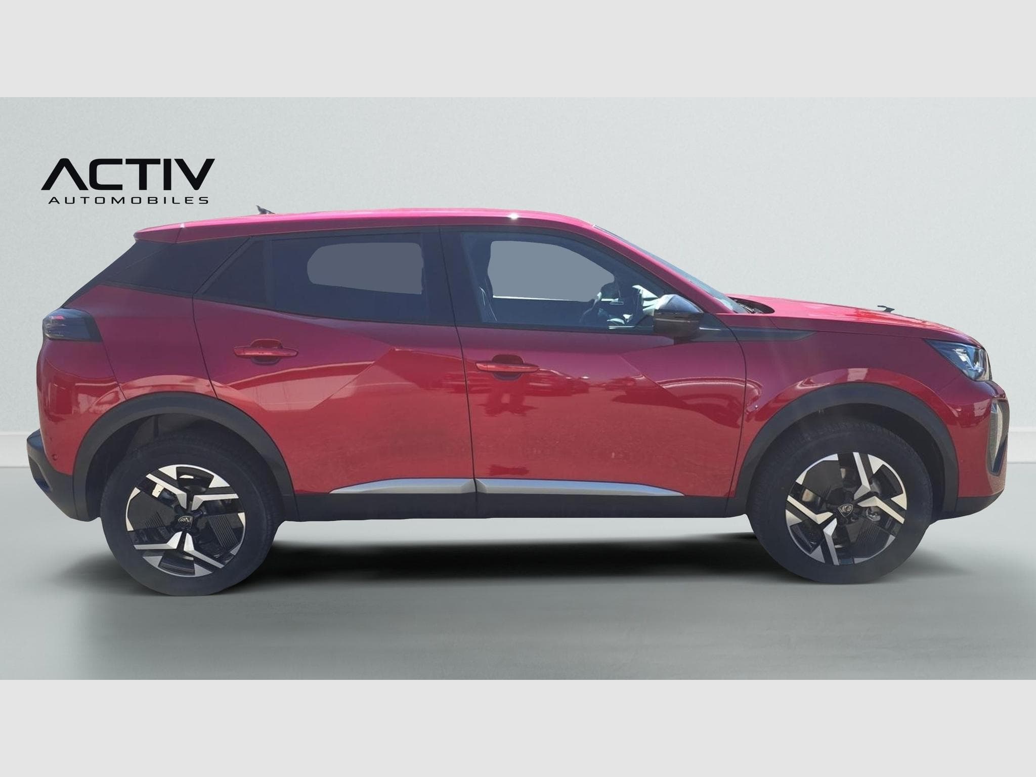 Peugeot 2008 Hybrid 145 e-DCS6 Allure (2026) - Photo 8
