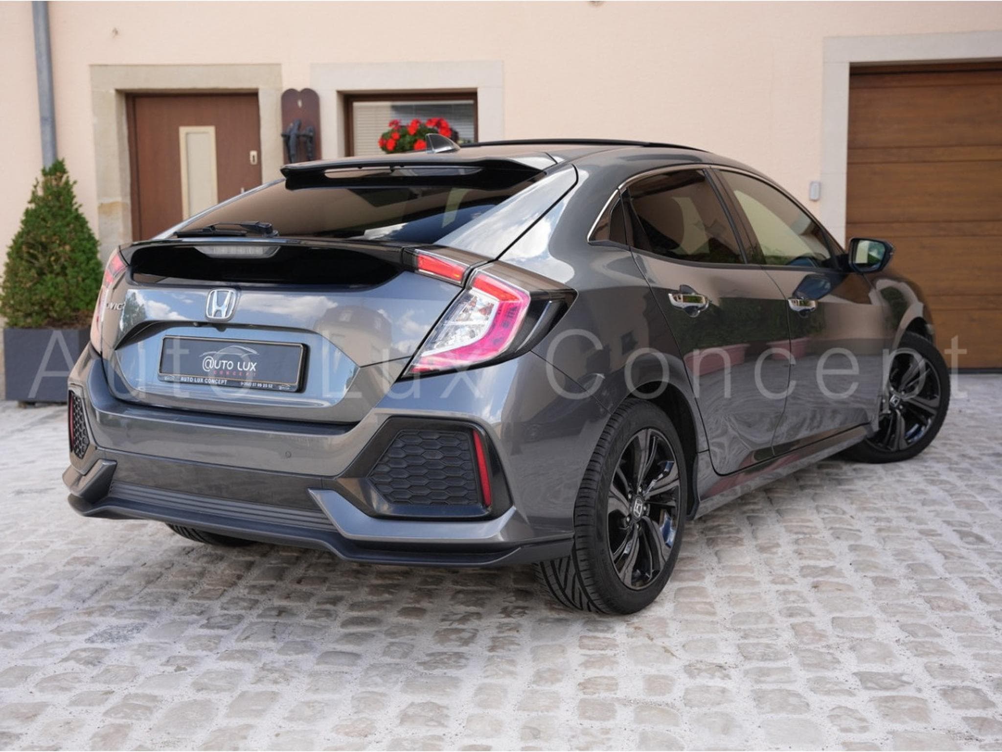 Honda Civic 1.5 i-VTEC 182 ch Prestige CVT 5 portes (2017) - Photo 3