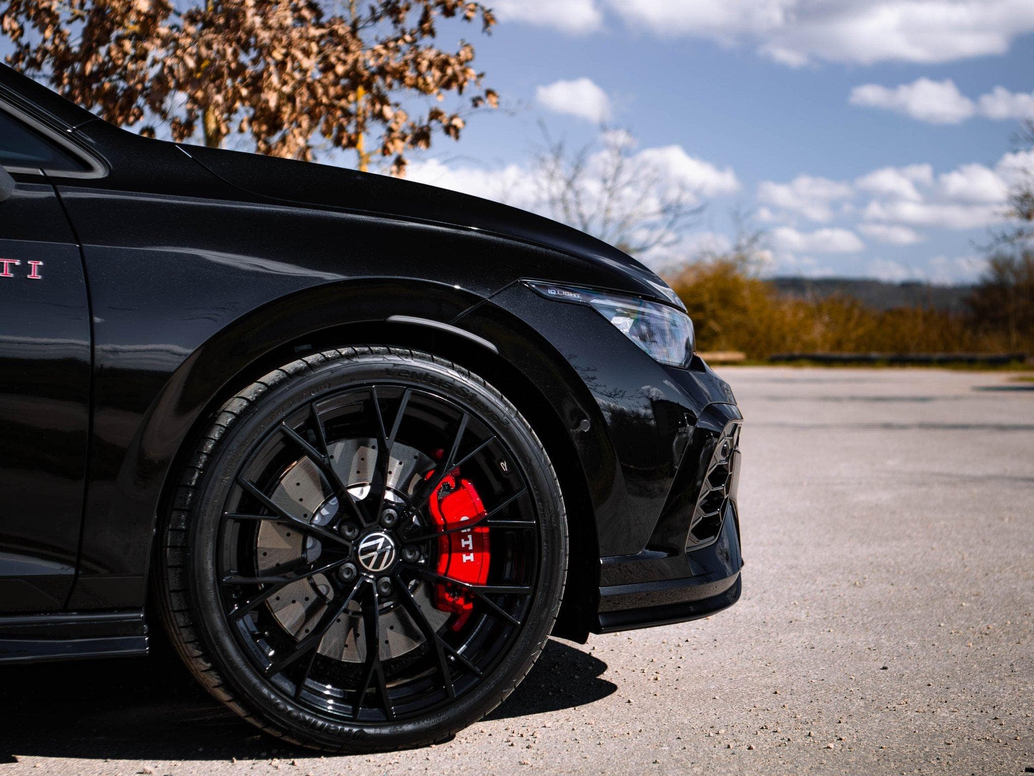 VW Golf VIII GTI Clubsport 2.0 TSI 221 kW / 300 CV (2025) - Photo 2
