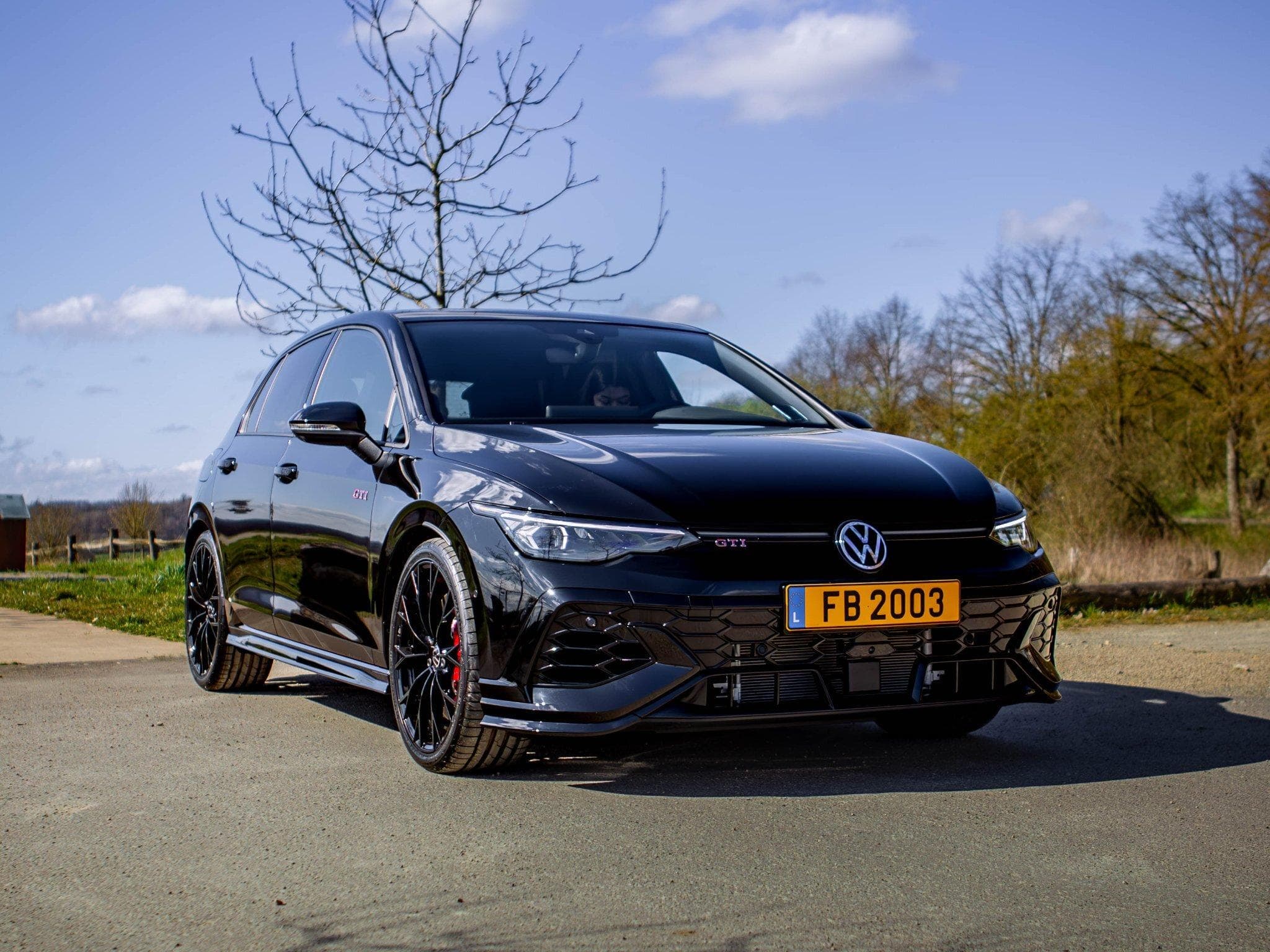 VW Golf VIII GTI Clubsport 2.0 TSI 221 kW / 300 CV (2025) - Photo 1