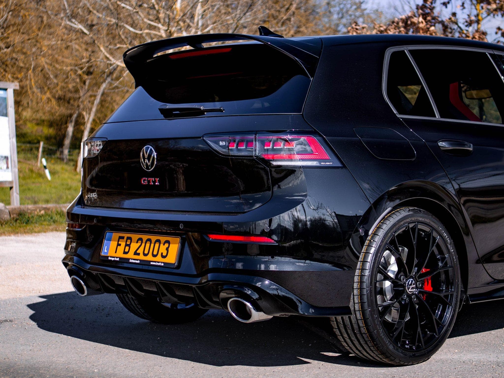 VW Golf VIII GTI Clubsport 2.0 TSI 221 kW / 300 CV (2025) - Photo 4