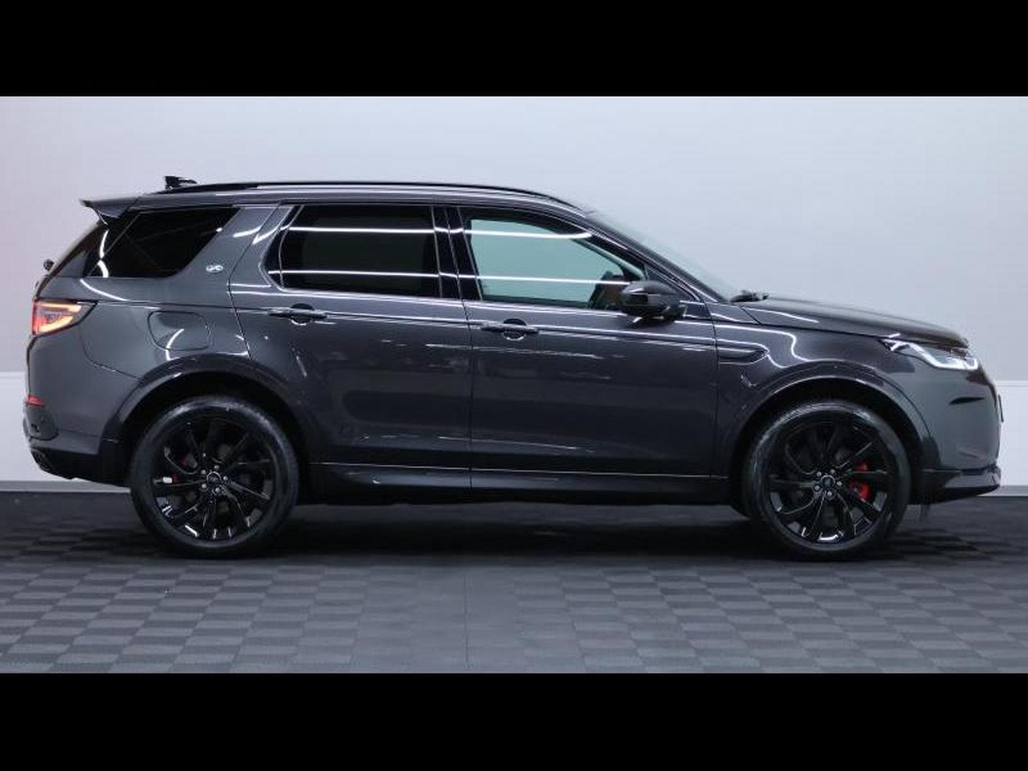 Land-Rover Discovery Sport P250 R-Dynamic HSE Auto (2023) - Photo 4