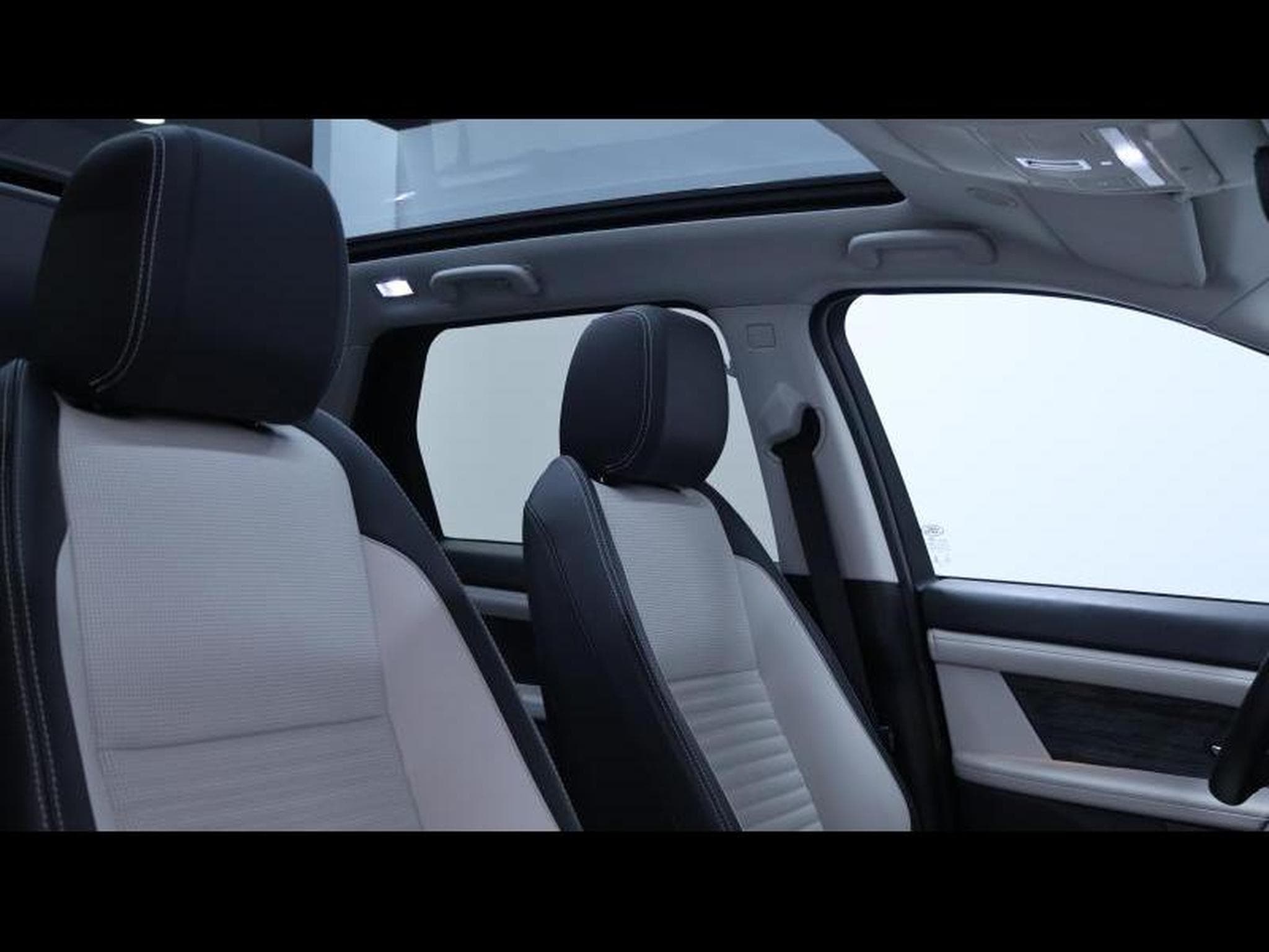 Land-Rover Discovery Sport P250 R-Dynamic HSE Auto (2023) - Photo 13