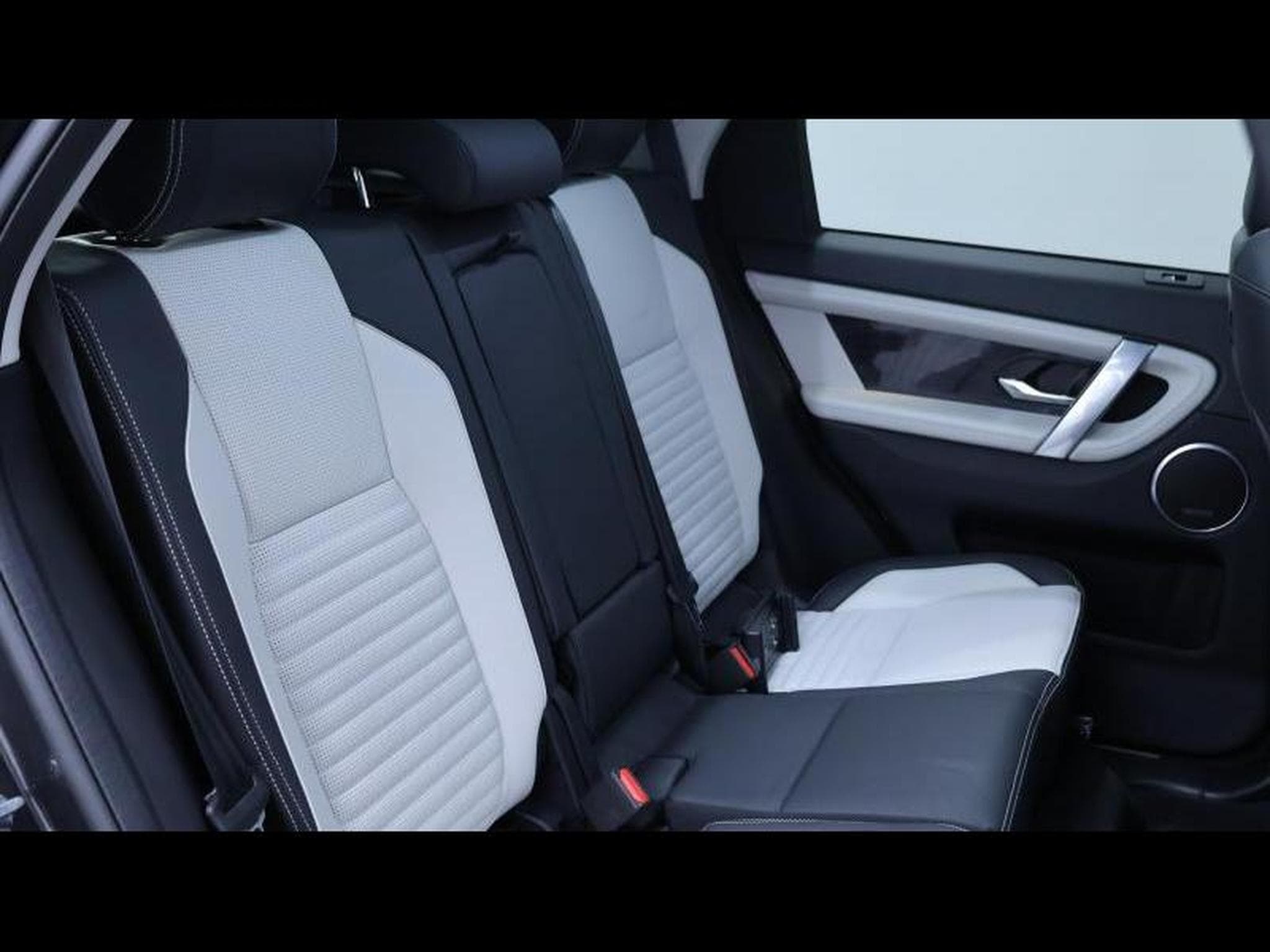 Land-Rover Discovery Sport P250 R-Dynamic HSE Auto (2023) - Photo 15
