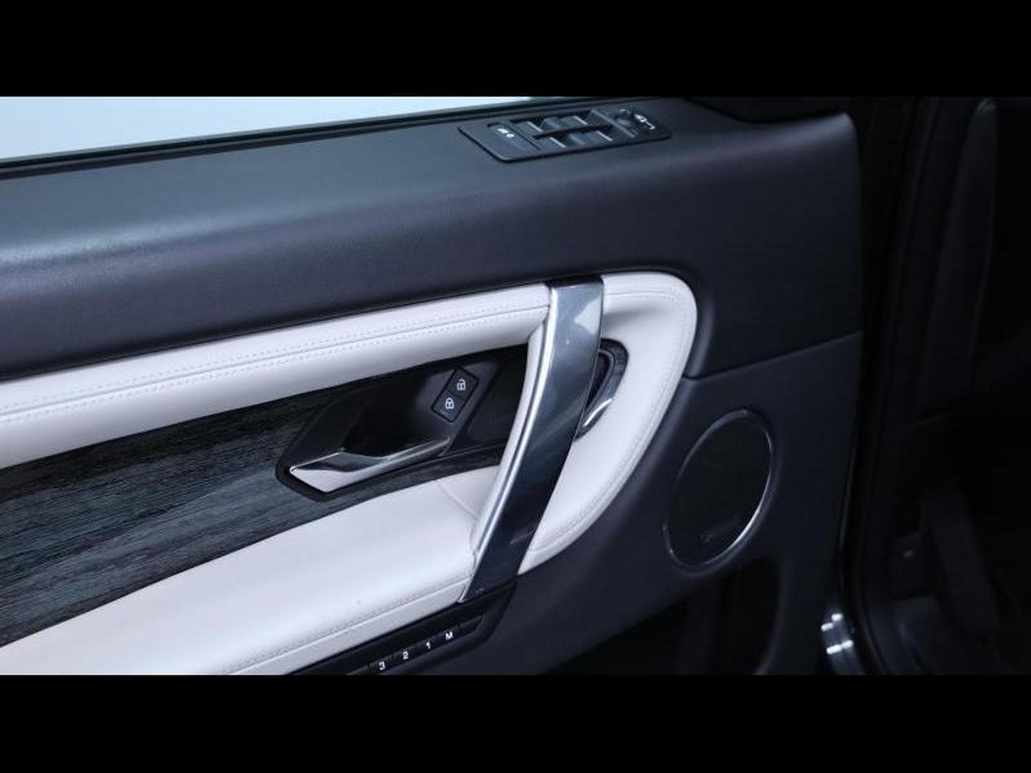 Land-Rover Discovery Sport P250 R-Dynamic HSE Auto (2023) - Photo 25