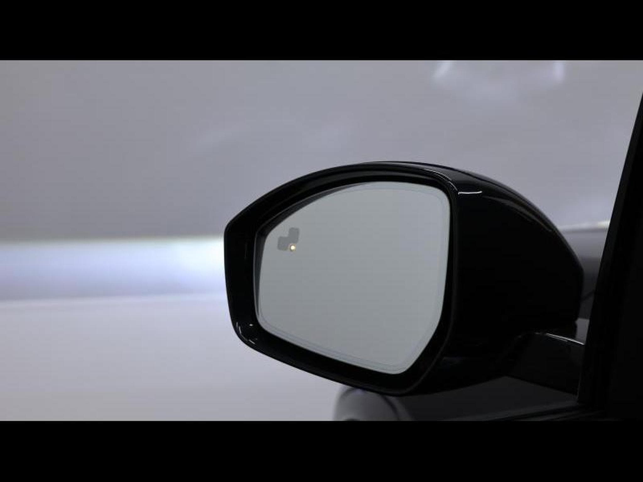 Land-Rover Discovery Sport P250 R-Dynamic HSE Auto (2023) - Photo 28