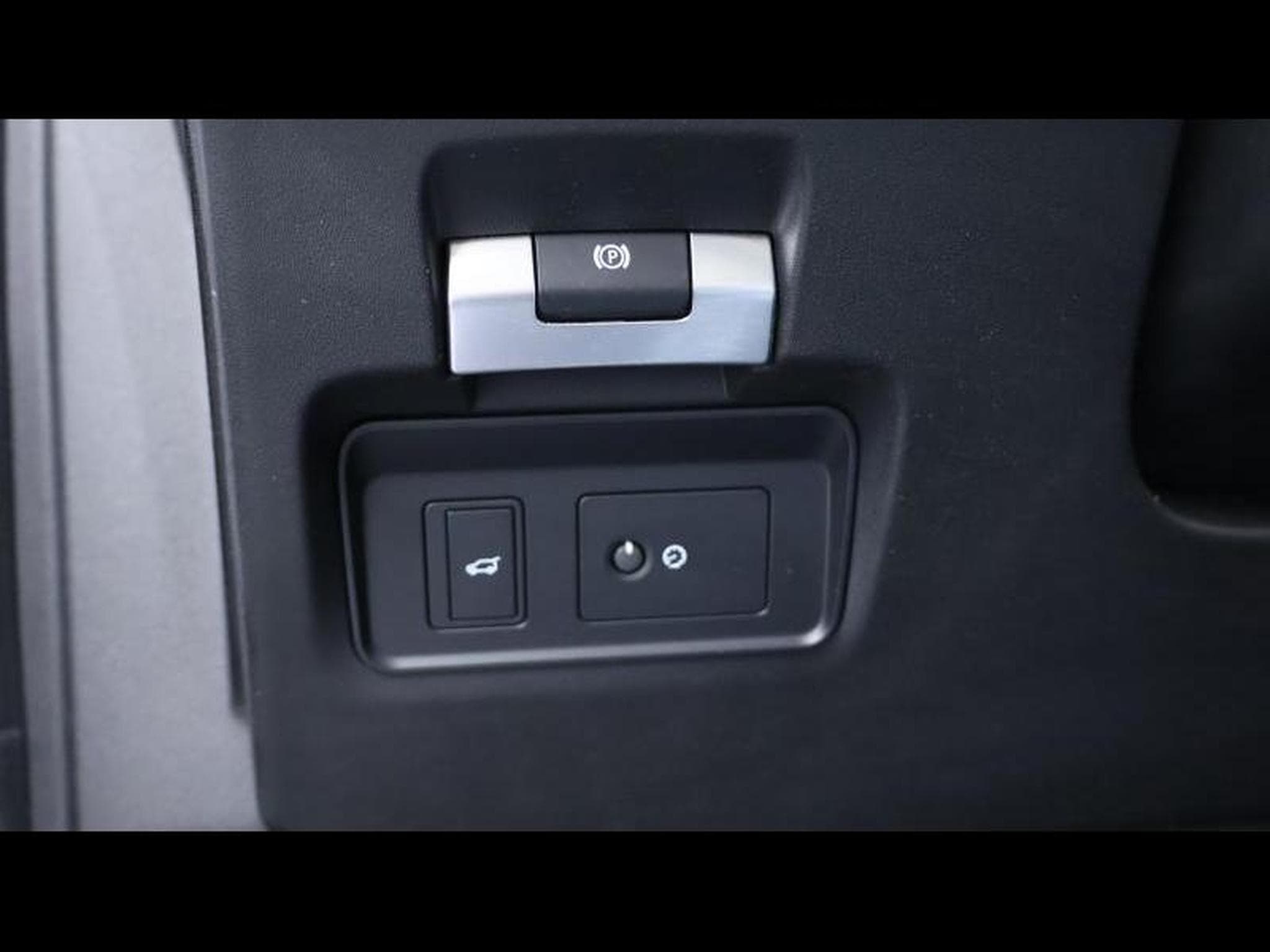 Land-Rover Discovery Sport P250 R-Dynamic HSE Auto (2023) - Photo 31