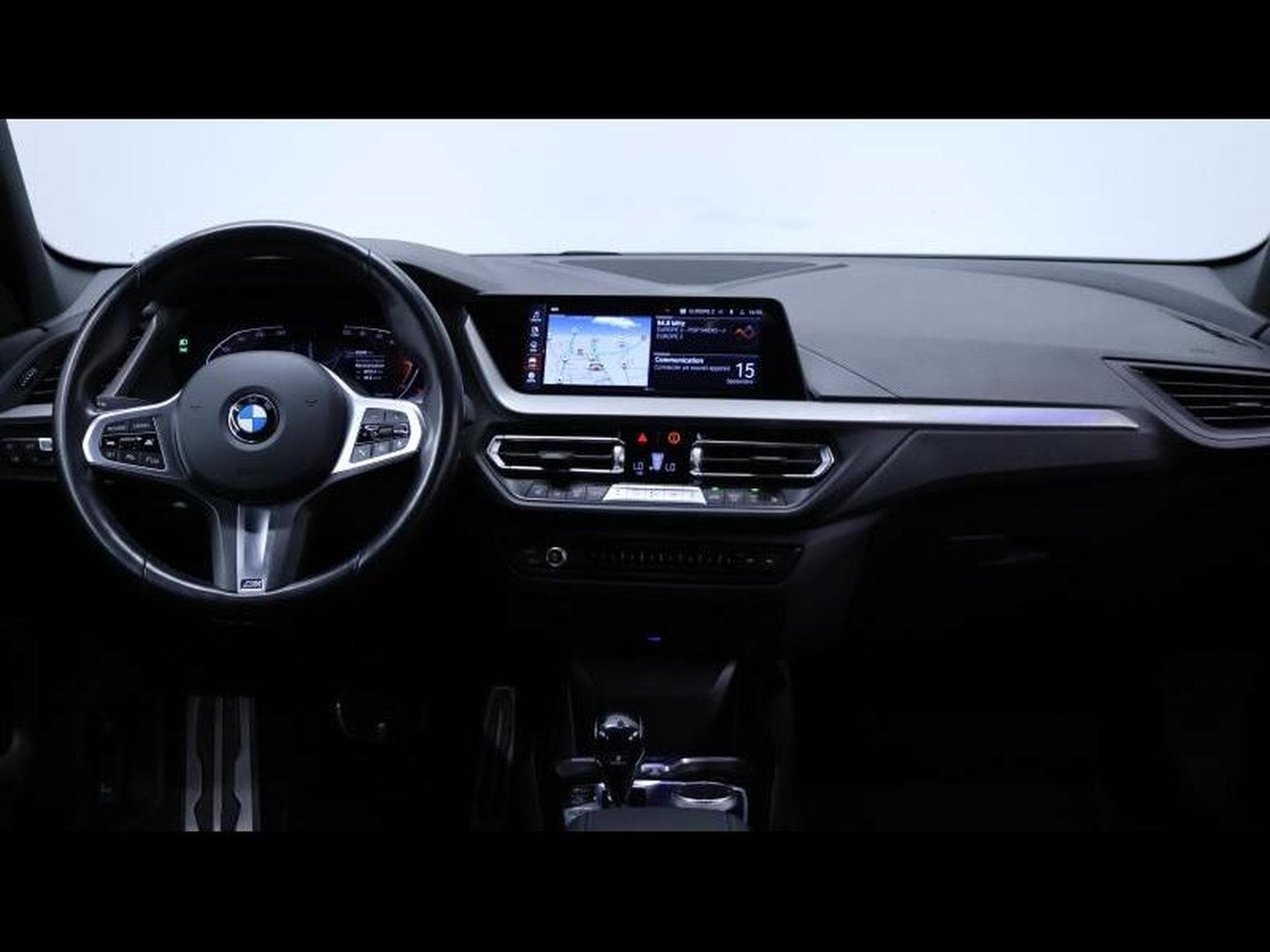 BMW 118 i M SPORT Steptronic (2023) - Photo 16