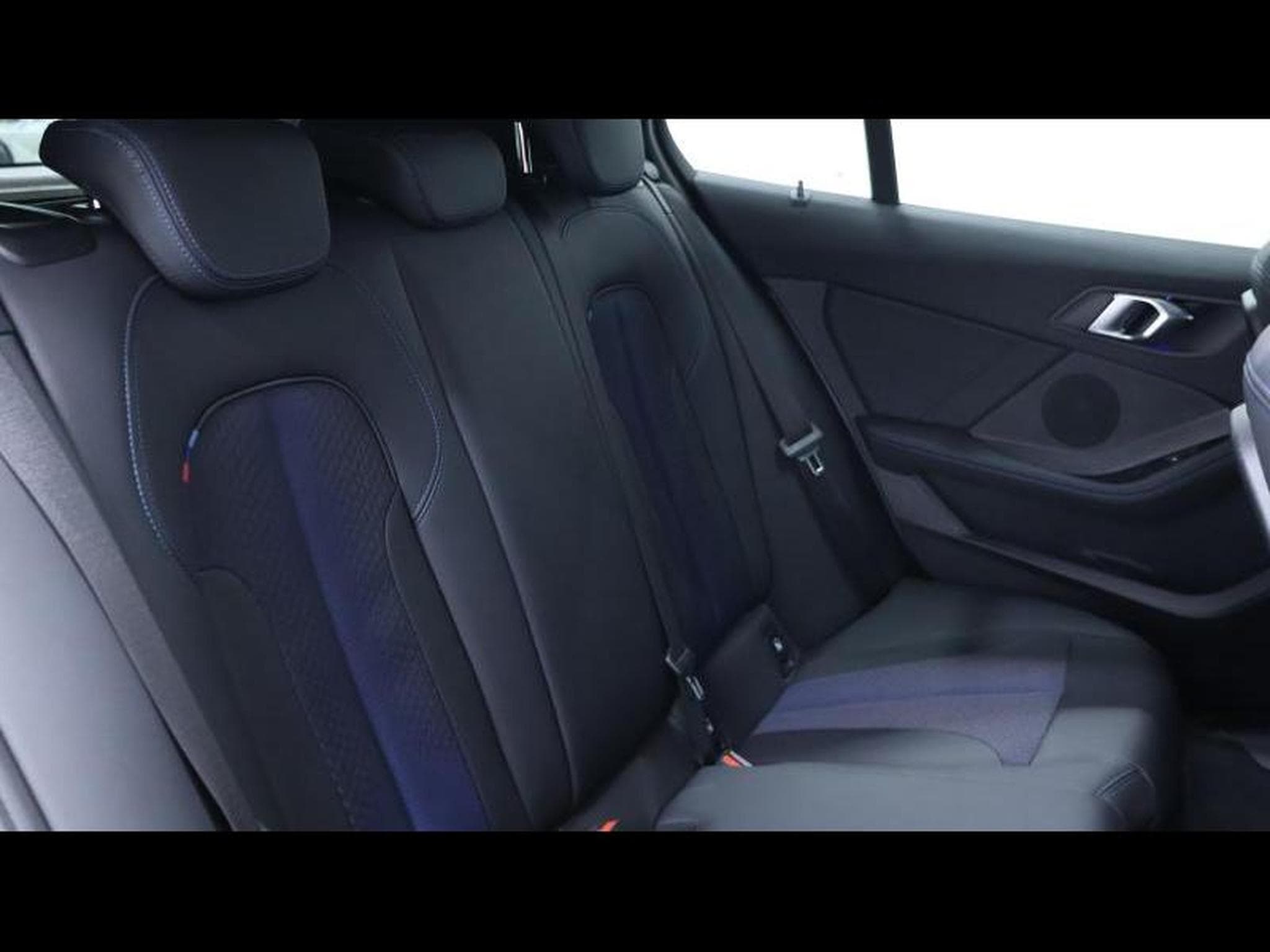 BMW 118 i M SPORT Steptronic (2023) - Photo 15