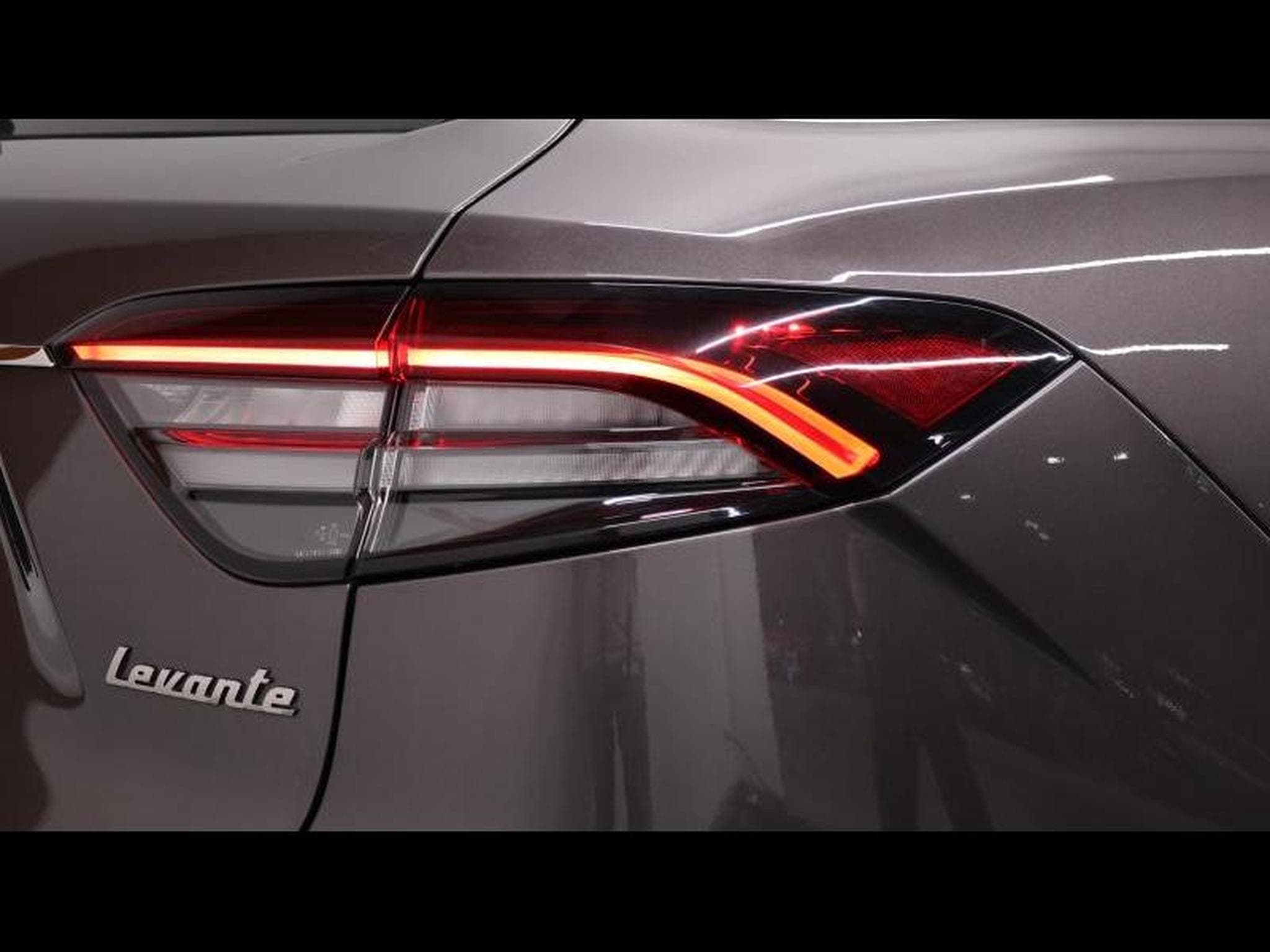 Maserati Levante Modena 3.0 V6 Q4 350 Auto (2023) - Photo 11