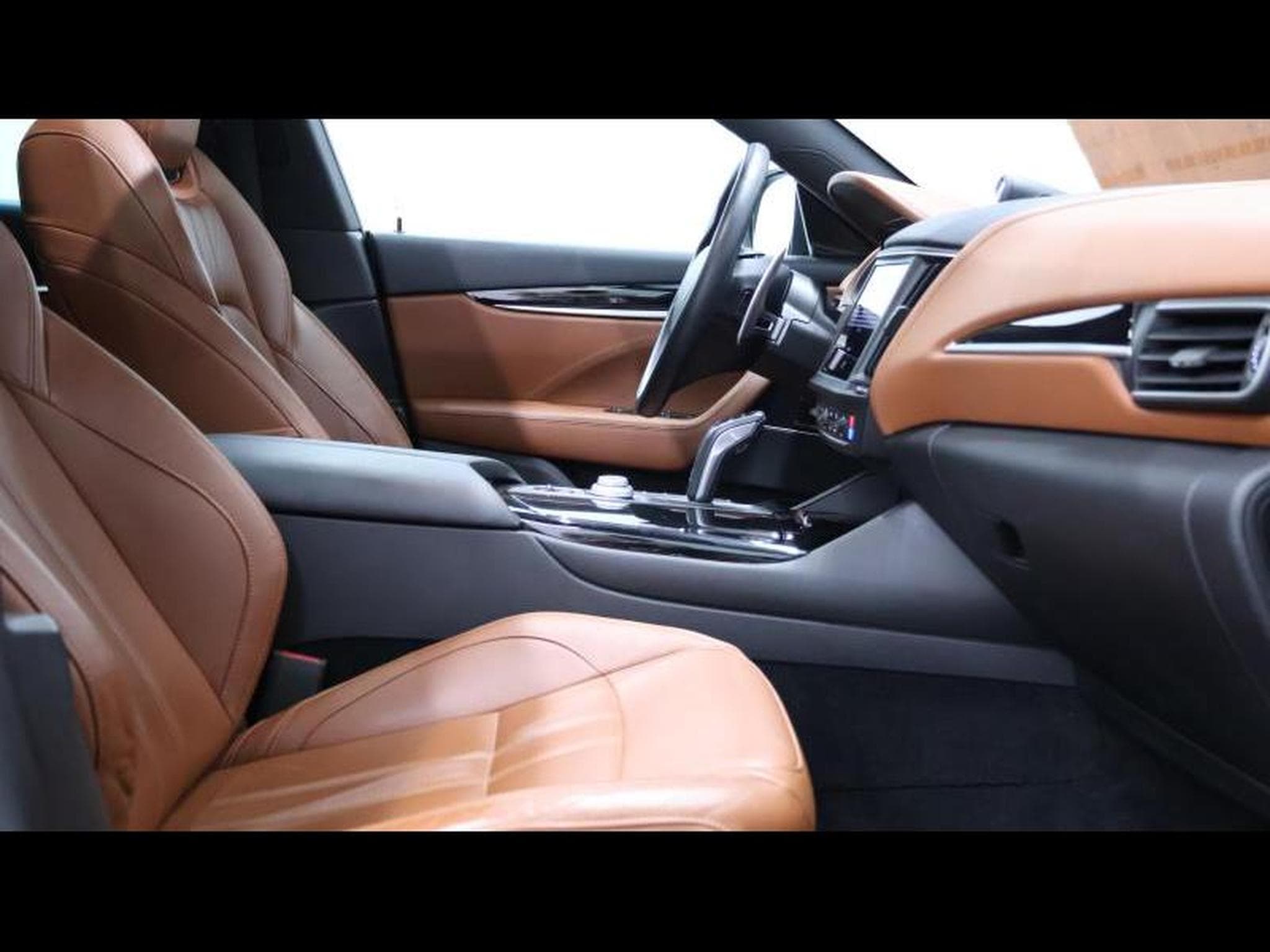 Maserati Levante Modena 3.0 V6 Q4 350 Auto (2023) - Photo 13