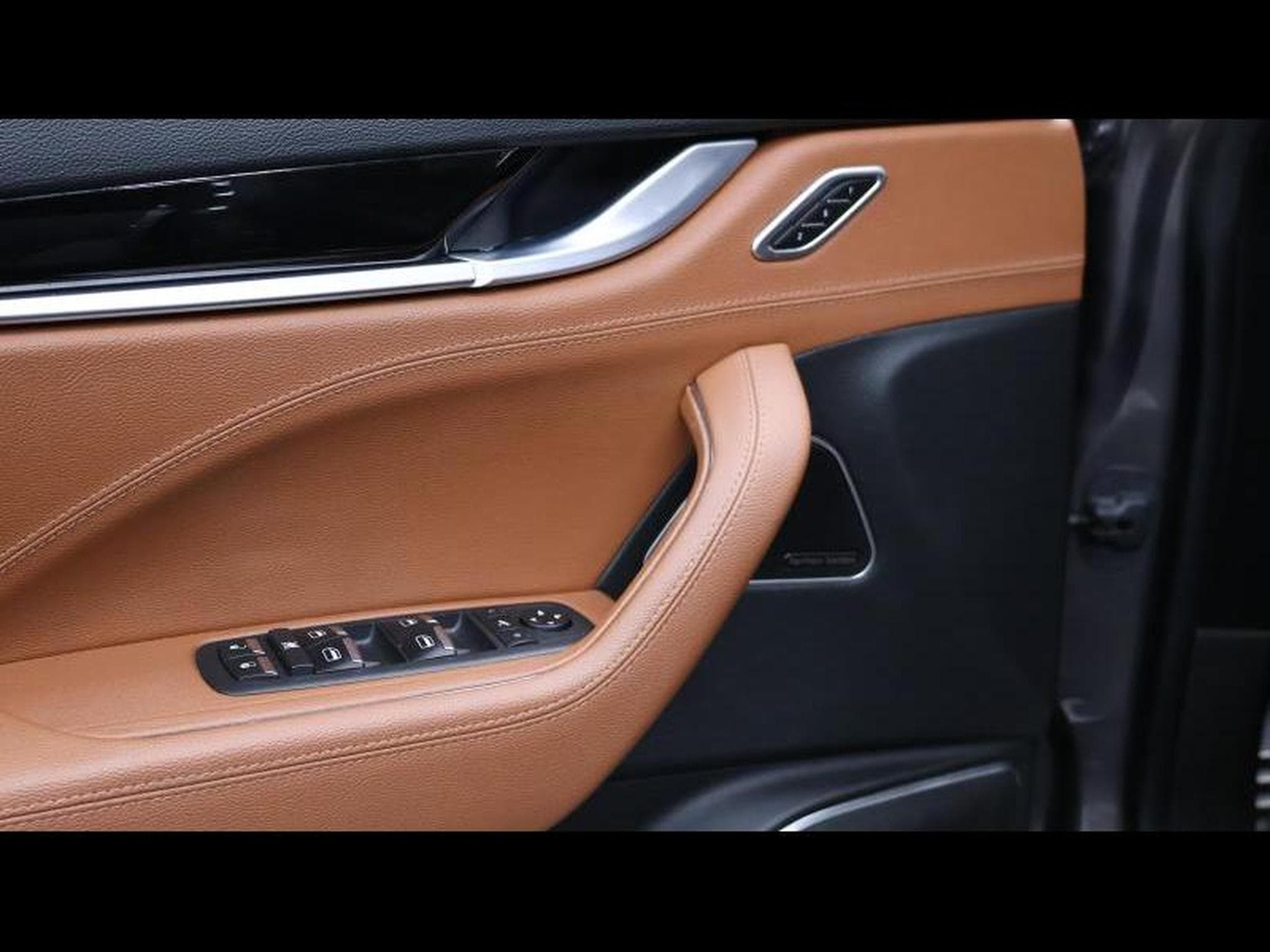 Maserati Levante Modena 3.0 V6 Q4 350 Auto (2023) - Photo 28