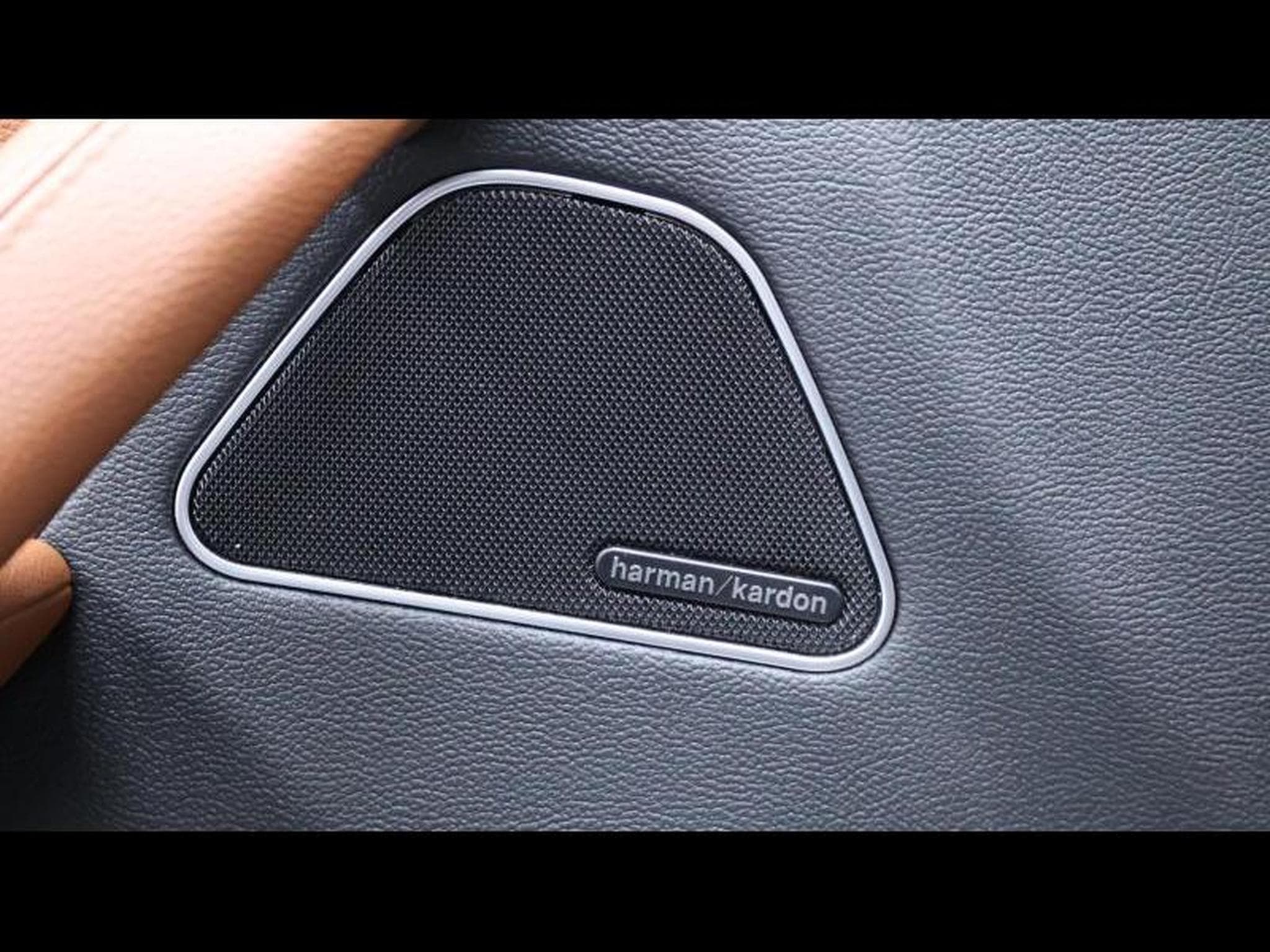Maserati Levante Modena 3.0 V6 Q4 350 Auto (2023) - Photo 32