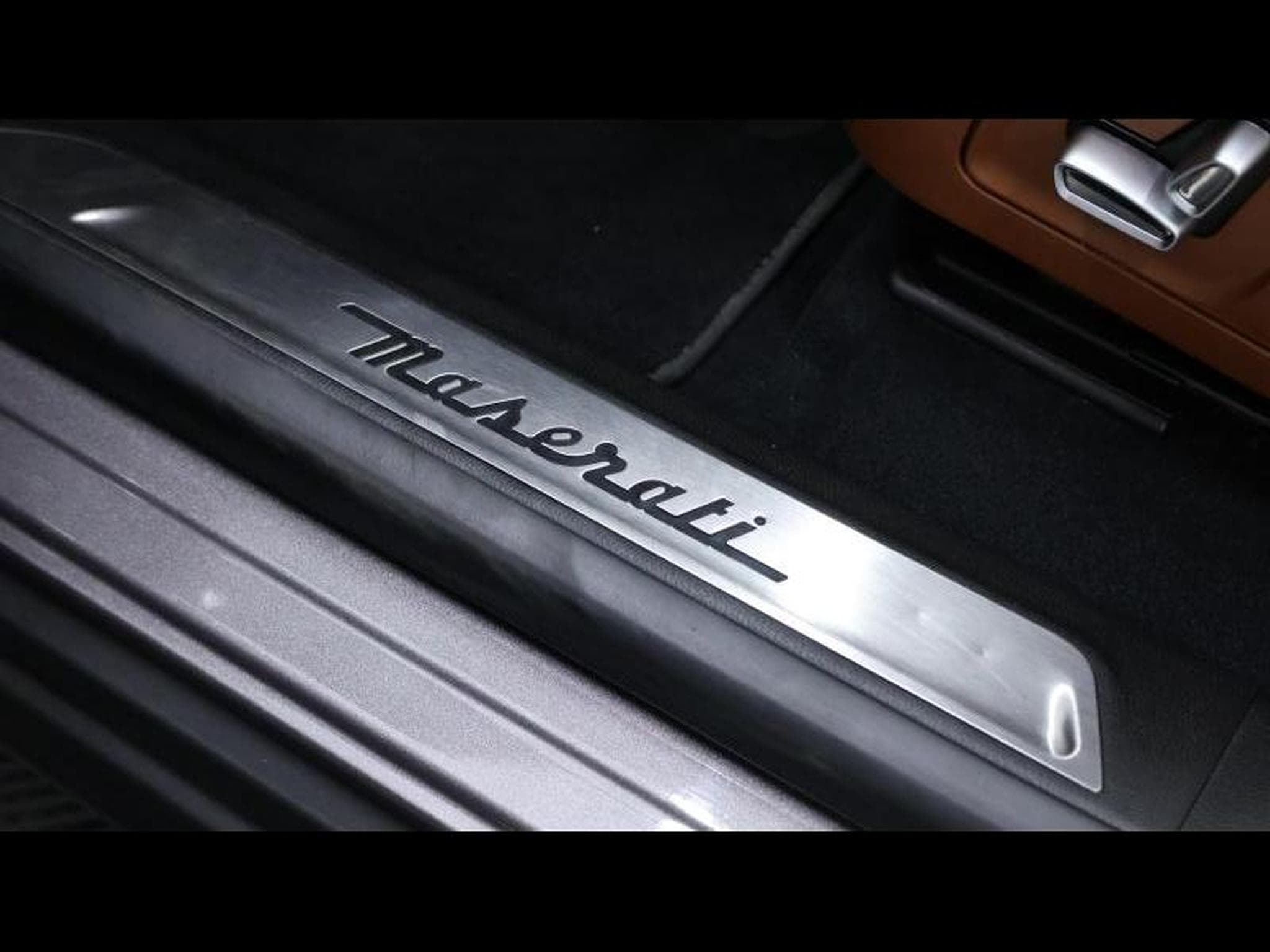 Maserati Levante Modena 3.0 V6 Q4 350 Auto (2023) - Photo 33