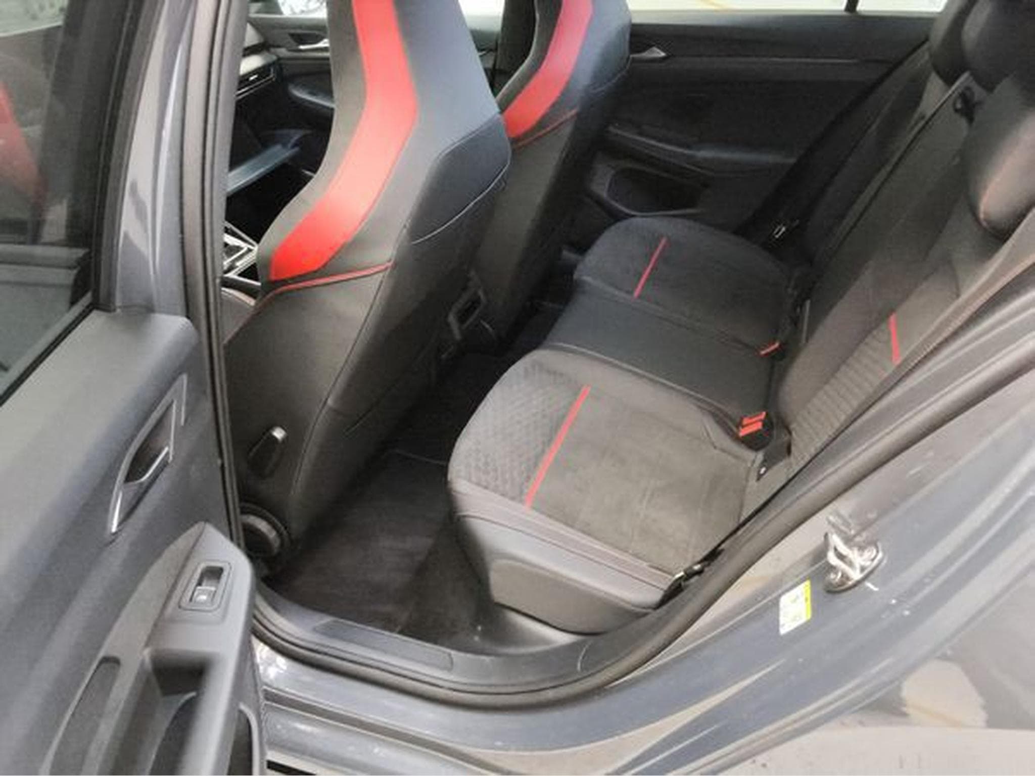 VW Golf GTI PHASE 2 Clubsport 2.0 TSI 300 CV DSG7 * AKRA* DCC * MATR (2026) - Photo 13