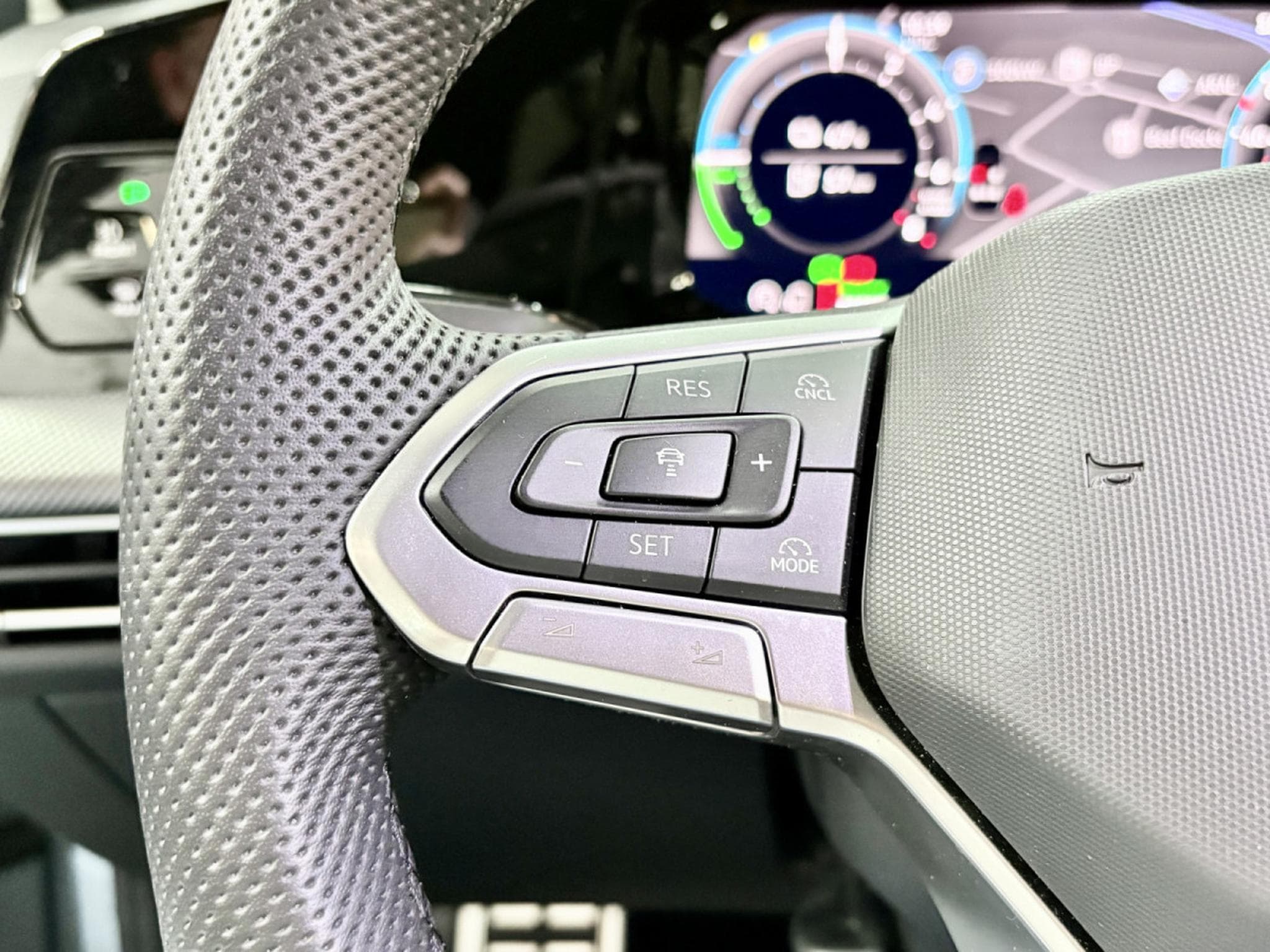 VW Golf GTE PHASE 2  1.5 eHybrid 272 CV DSG 6 *ATTELAGE * 360°* MATR (2026) - Foto 11