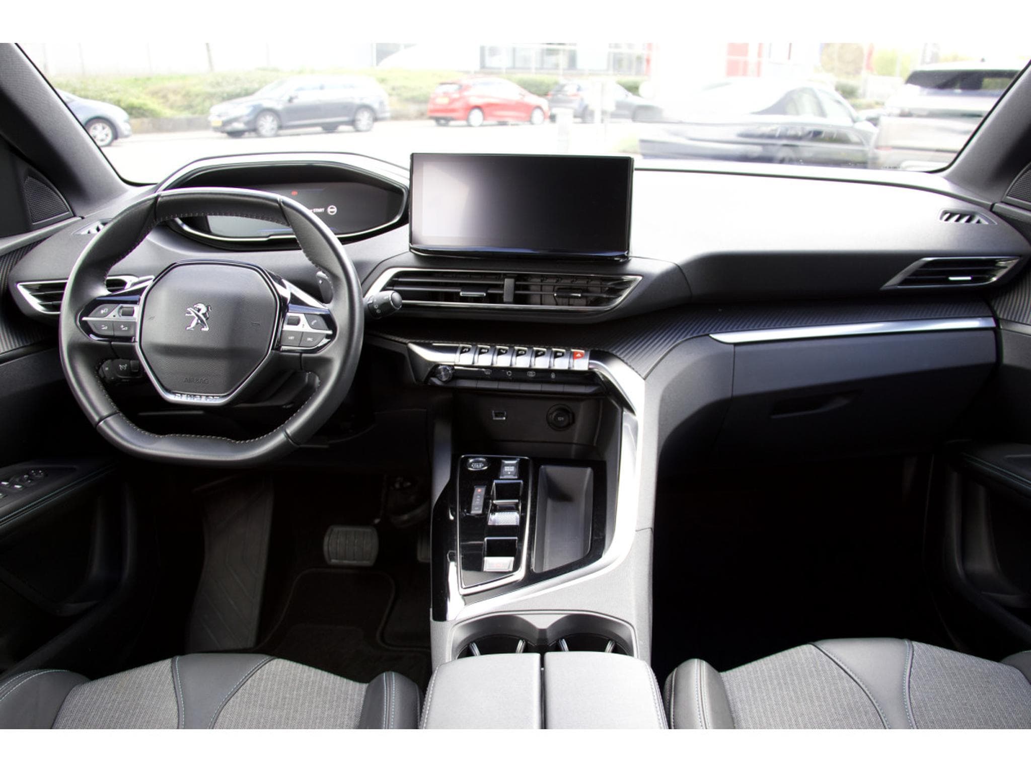 Peugeot 3008 PureTech 130 EAT8 Allure (2024) - Foto 8
