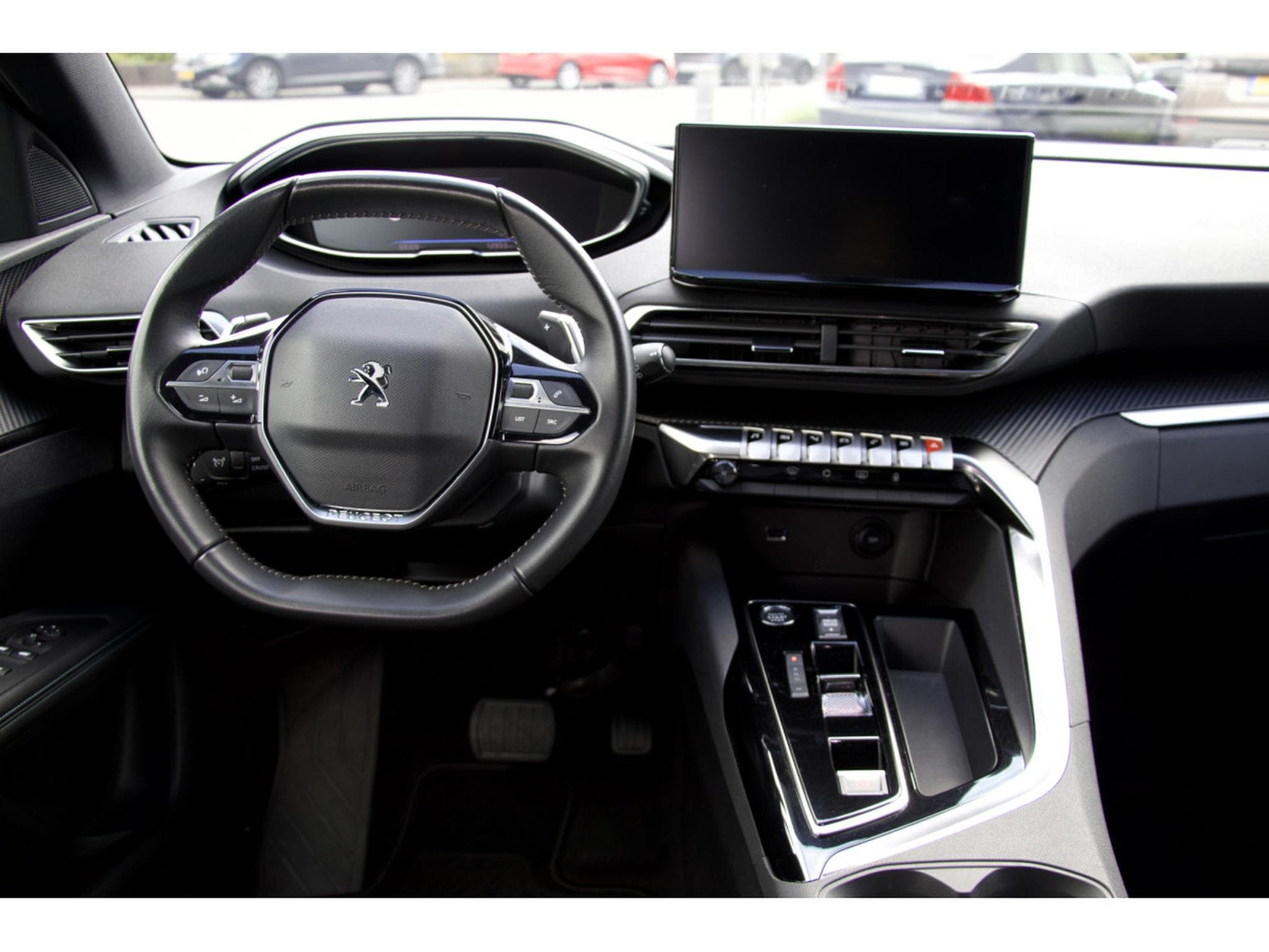 Peugeot 3008 PureTech 130 EAT8 Allure (2024) - Foto 9