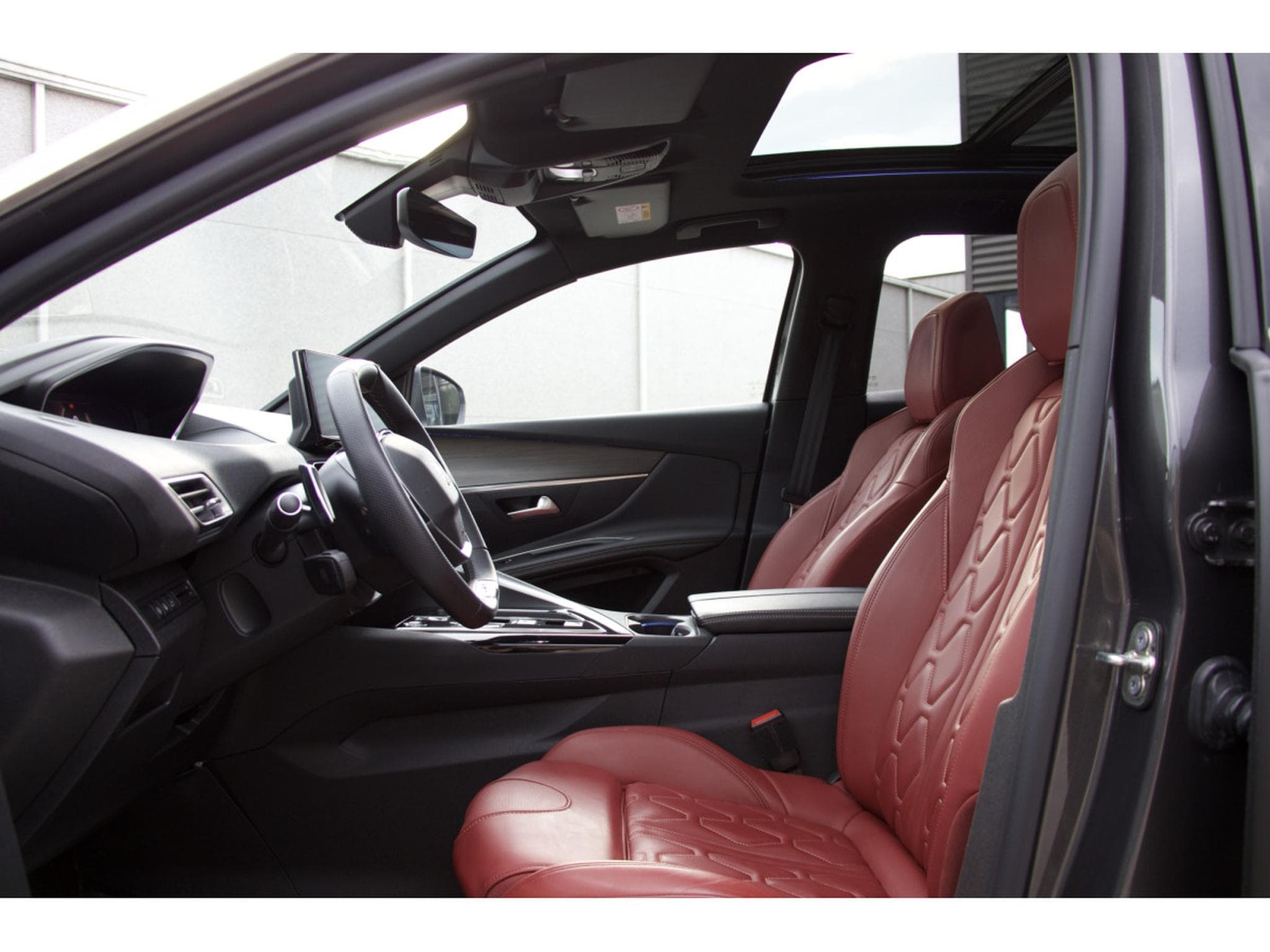 Peugeot 3008 BlueHDi 130 EAT8 GT ACC Cuir 360° Focal toit panoramique (2023) - Foto 5
