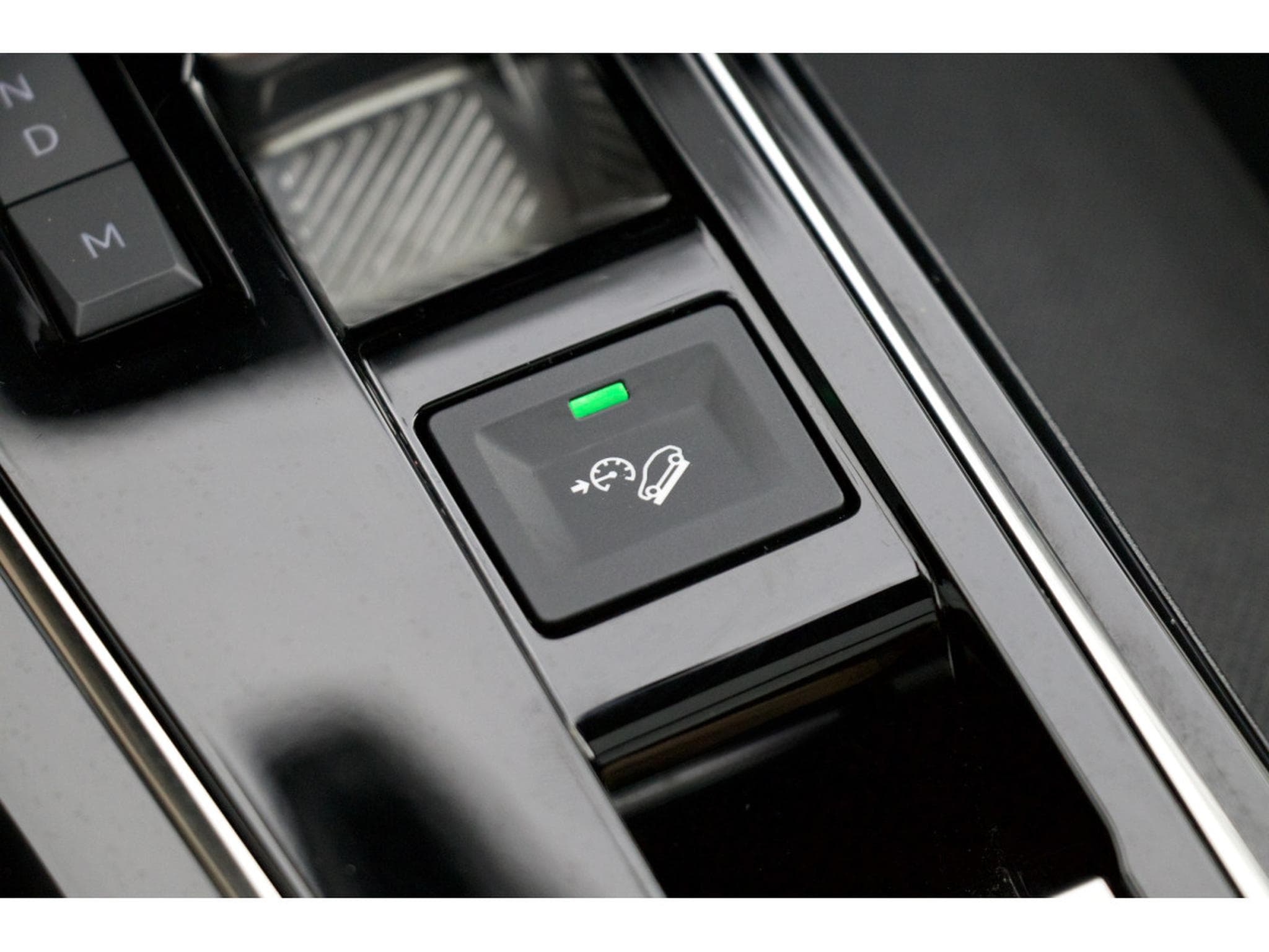 Peugeot 3008 BlueHDi 130 EAT8 GT ACC Cuir 360° Focal toit panoramique (2023) - Foto 15