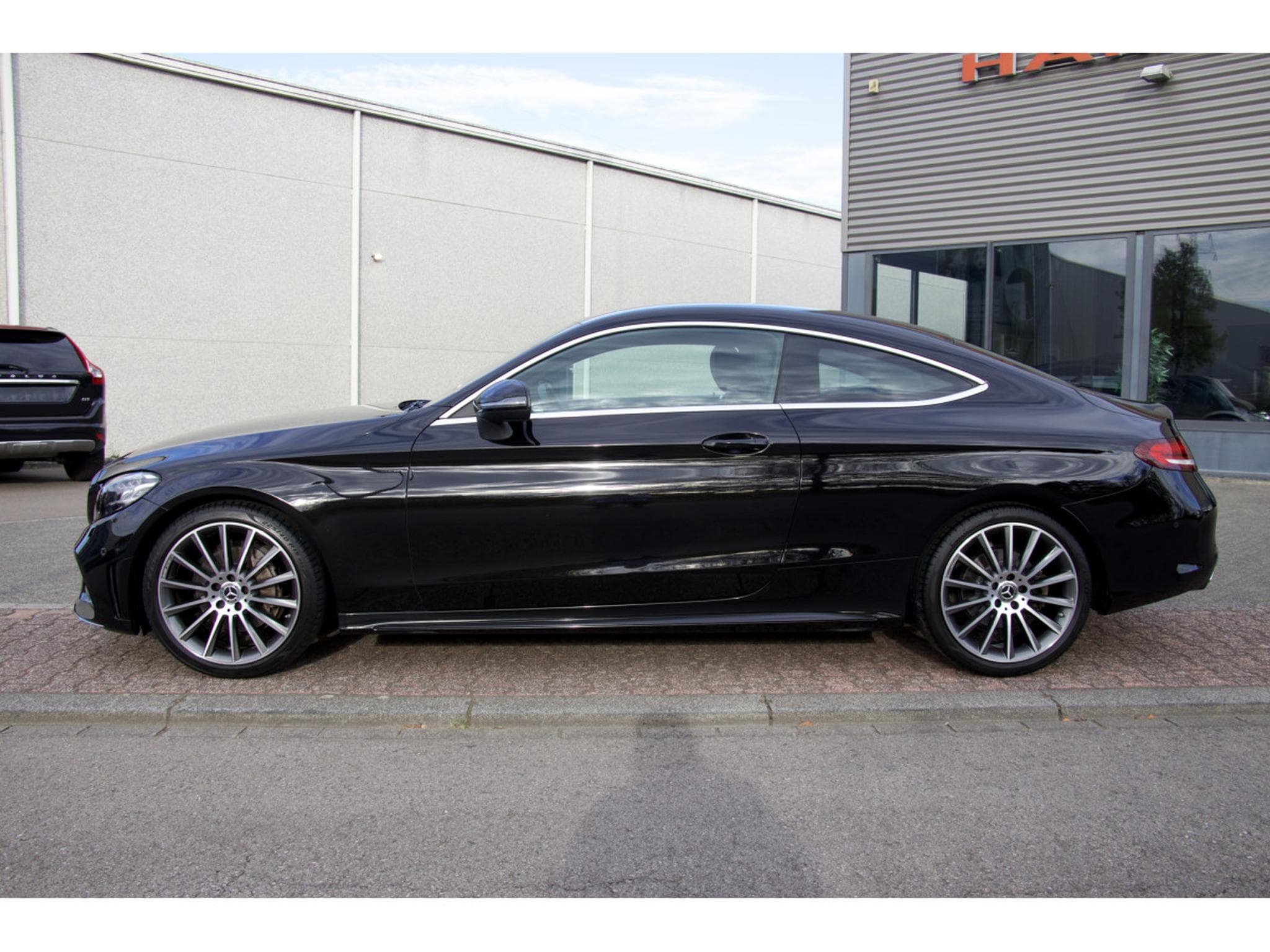 Mercedes C 180 Coupe AMG Line Navi LED 19" chauffage stationnaire (2021) - Foto 3