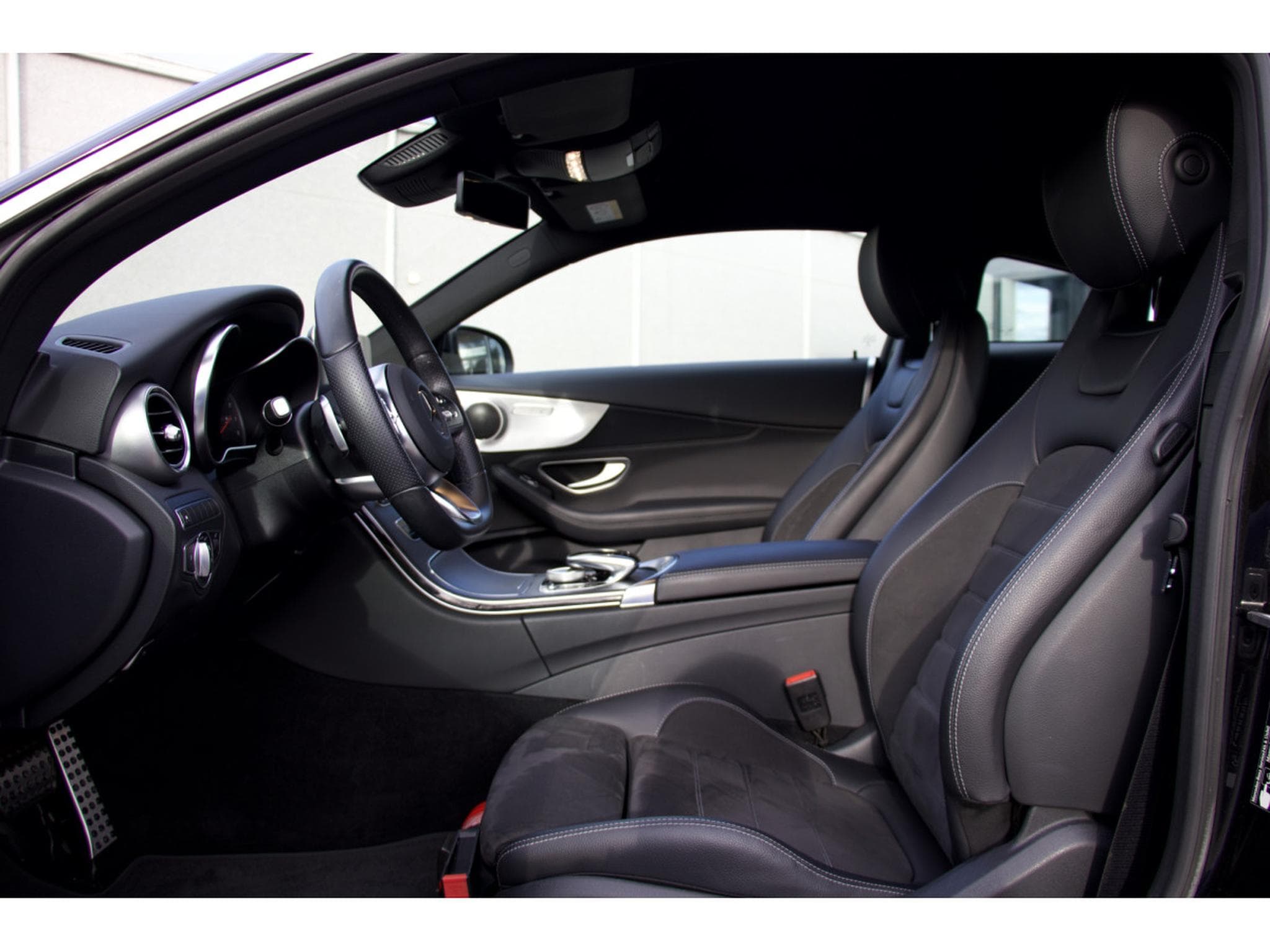 Mercedes C 180 Coupe AMG Line Navi LED 19" chauffage stationnaire (2021) - Foto 7