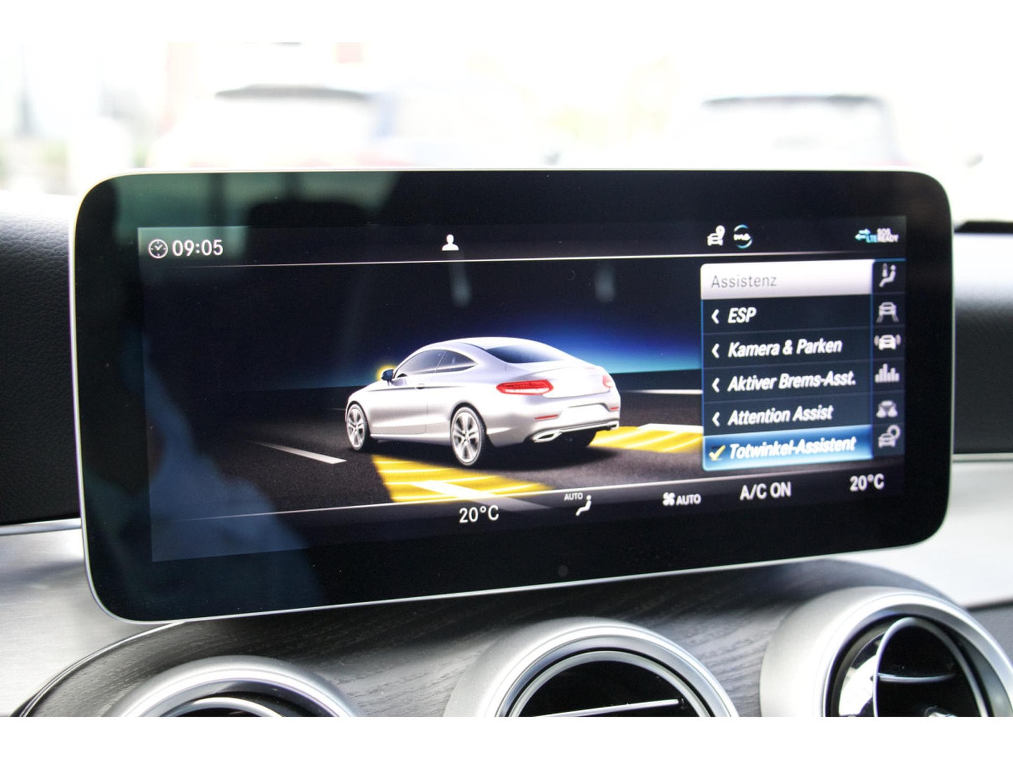 Mercedes C 180 Coupe AMG Line Navi LED 19" chauffage stationnaire (2021) - Foto 13