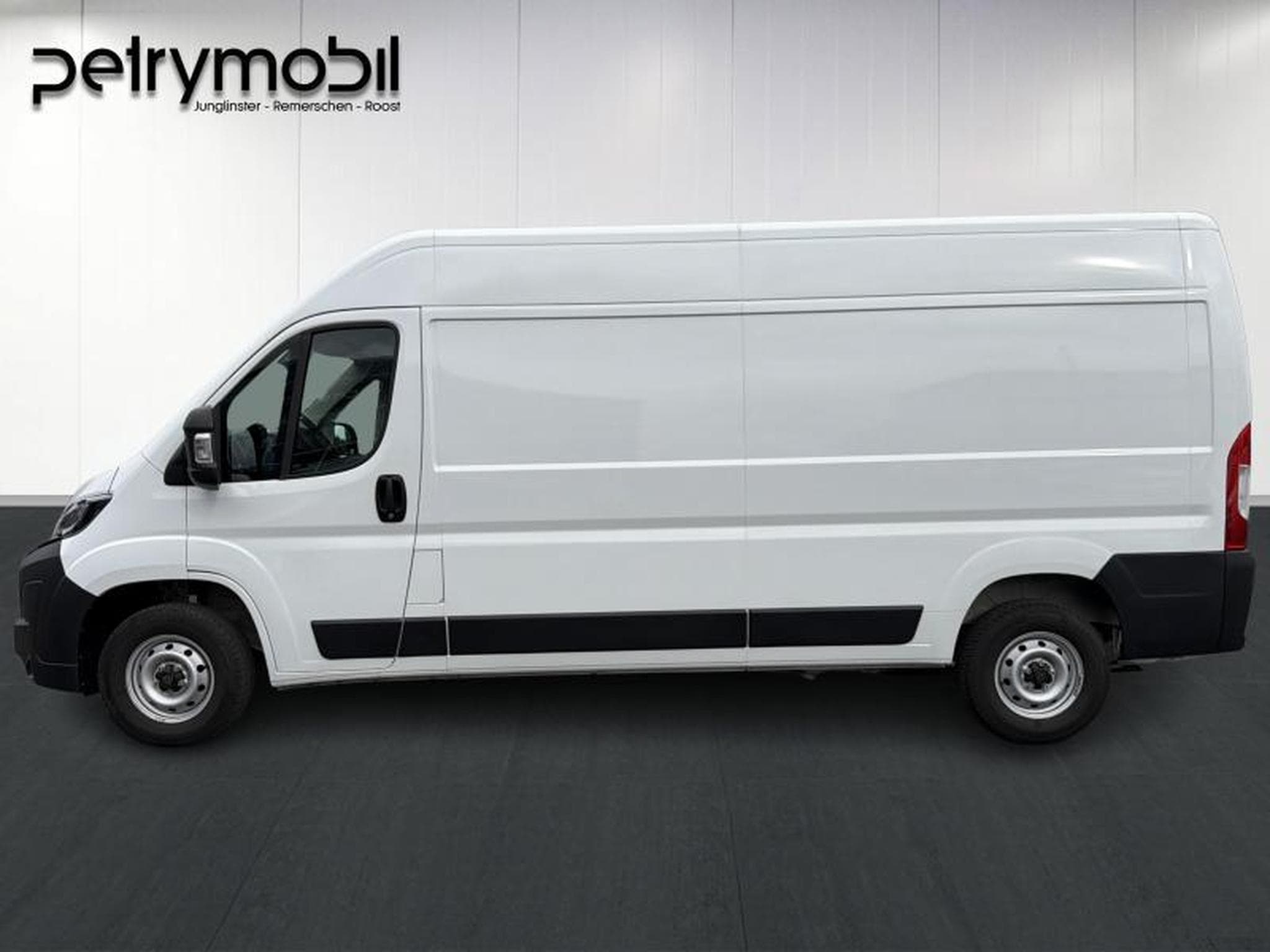 Peugeot Boxer 335 L3H2 - 2.2 BlueHDi 140 S&S (2025) - Photo 7