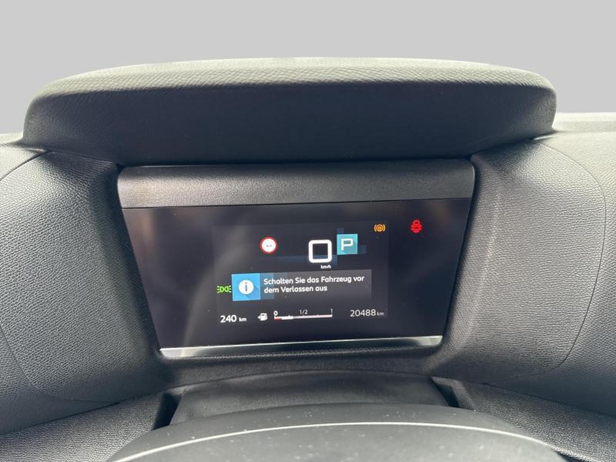Citroen C4 FEEL (2023) - Photo 13