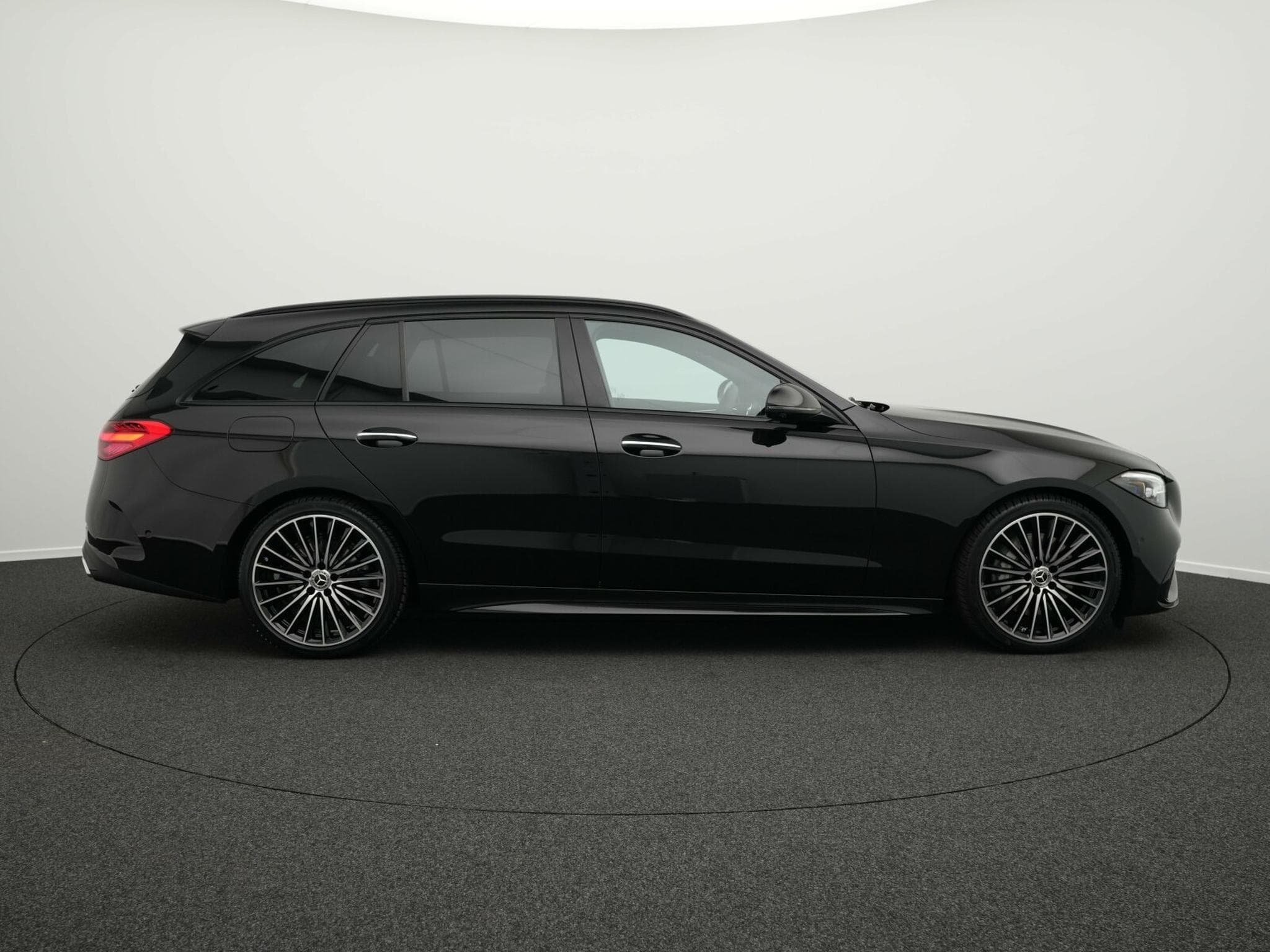 Mercedes C 200 d T-Modell AMG-Line Premium (2025) - Photo 5