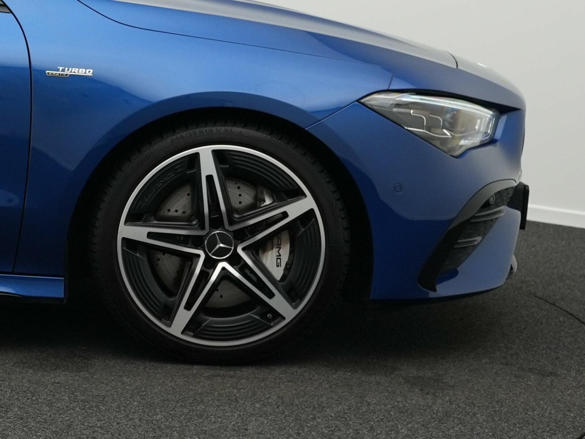 Mercedes CLA 35 AMG 4MATIC Cp Multi+Kamera+Totw+MBUX+Ambi (2024) - Photo 6