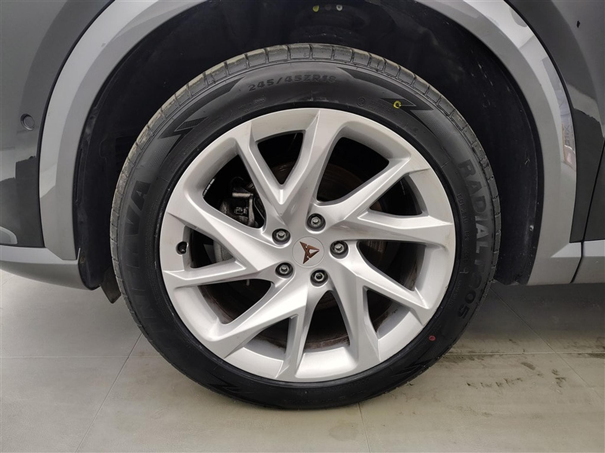 Cupra Formentor 1.4 e-Hybrid PHEV DSG NAVI / S-CUIR / FULL LED (2023) - Photo 6