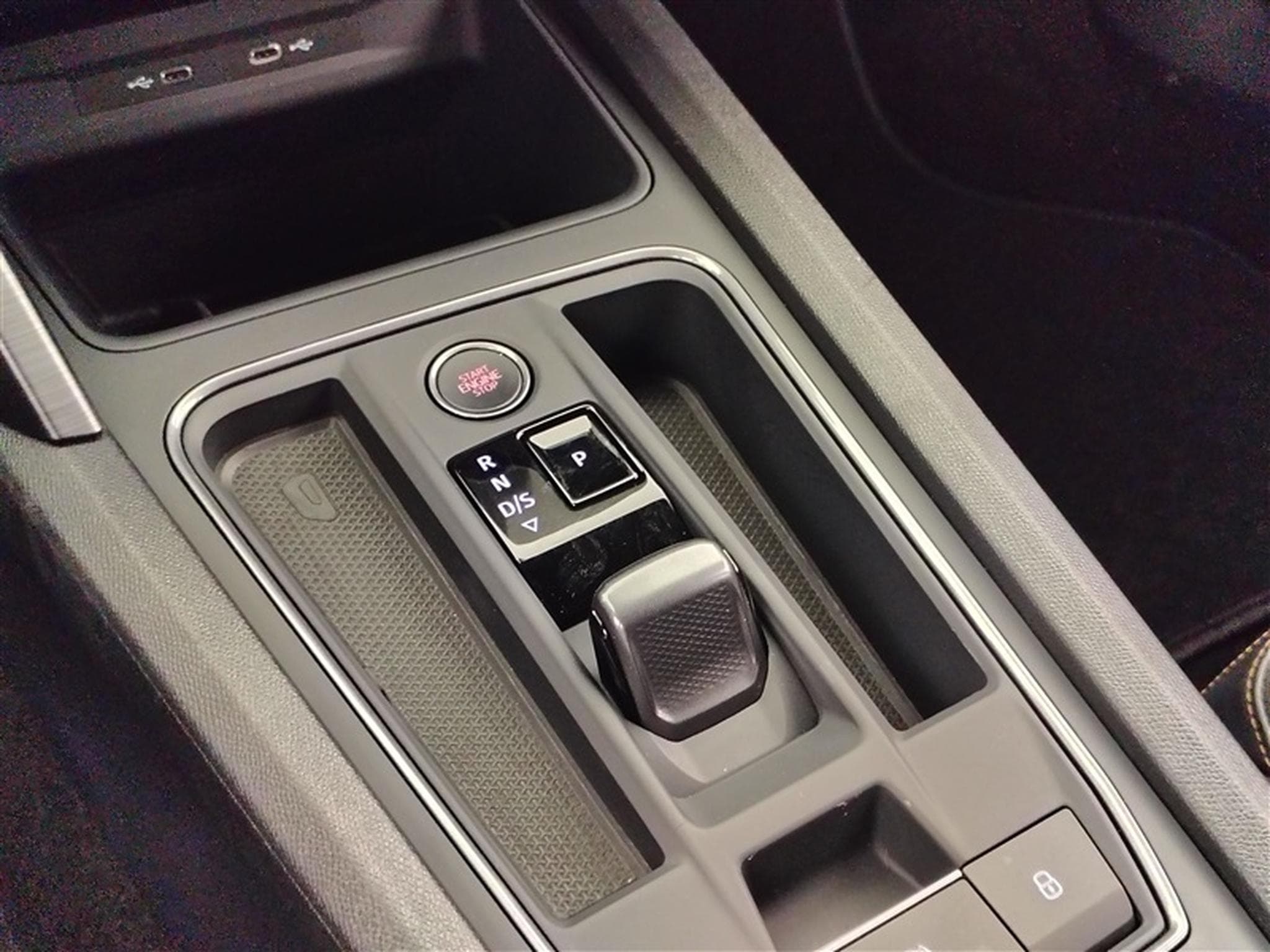 Cupra Formentor 1.4 e-Hybrid PHEV DSG NAVI / S-CUIR / FULL LED (2023) - Photo 12