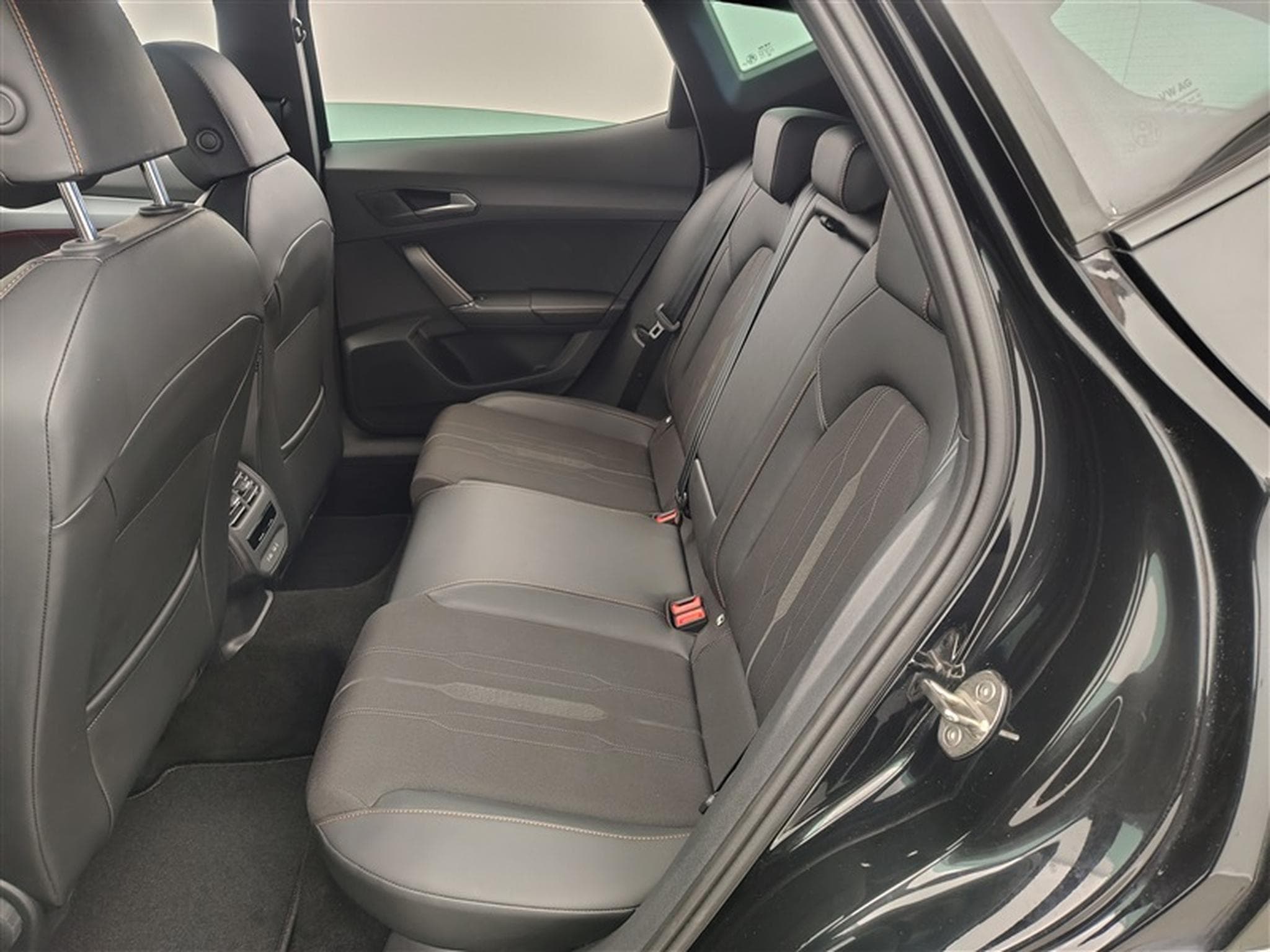 Cupra Formentor 1.4 e-Hybrid PHEV DSG NAVI / S-CUIR / FULL LED (2023) - Photo 13