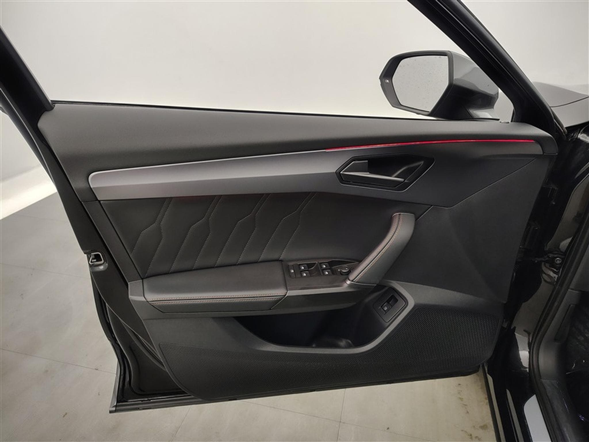 Cupra Formentor 1.4 e-Hybrid PHEV DSG NAVI / S-CUIR / FULL LED (2023) - Photo 17
