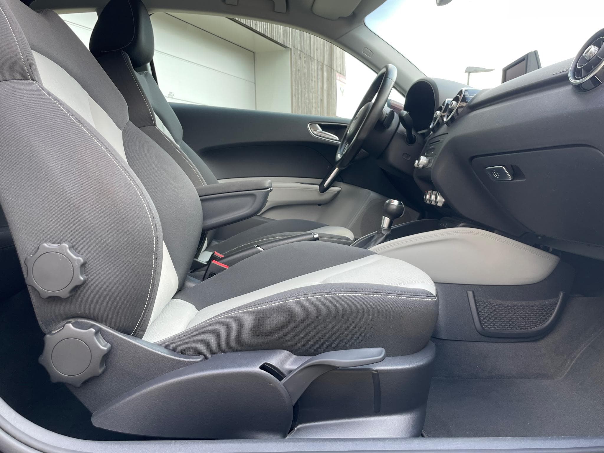 Audi A1 1.4 TFSI S-tronic (2011) - Photo 4
