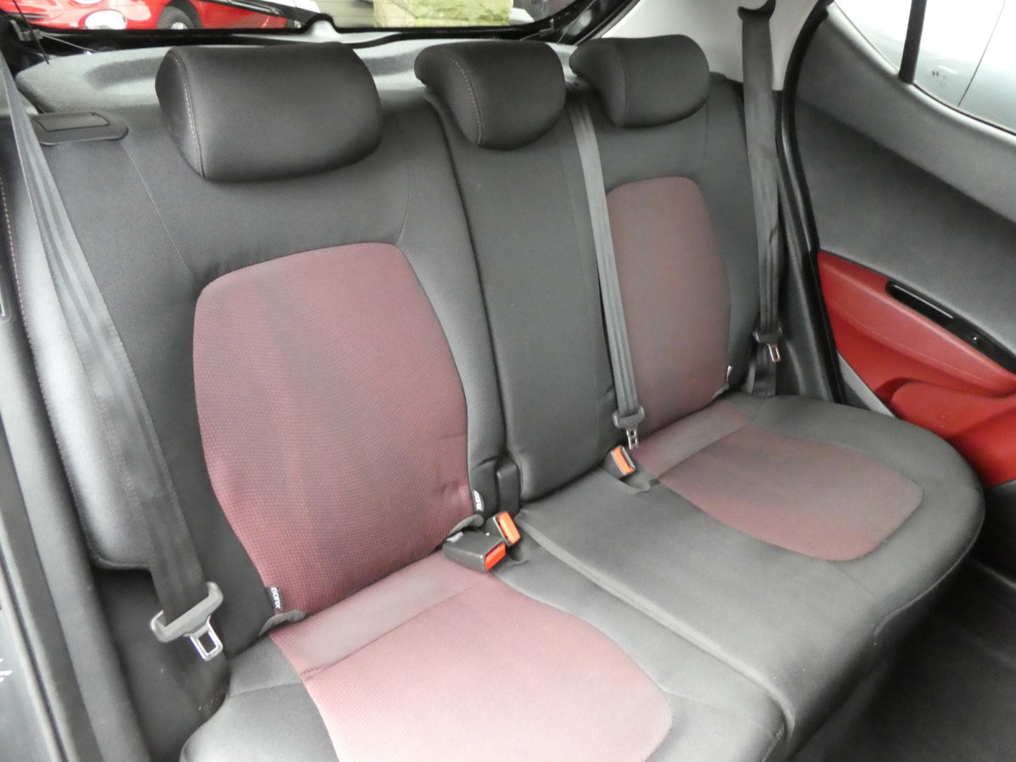 Hyundai i10 1.0 Pack Automatique (2017) - Photo 4