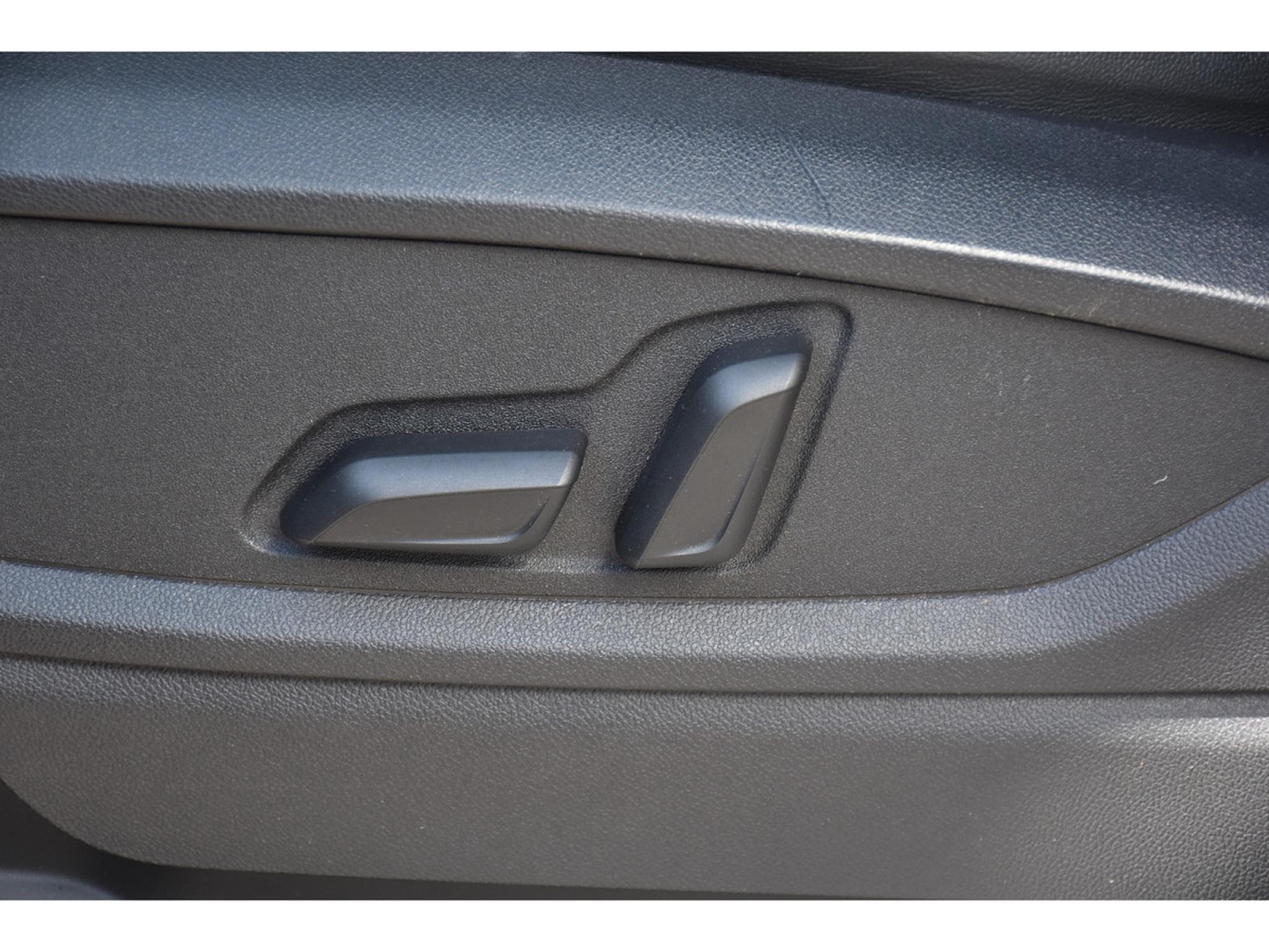 Audi Q5 50 TDI Quattro S-Line Tiptronic CUIR ACC ATT RMQ MATRIX 1° M (2023) - Foto 17