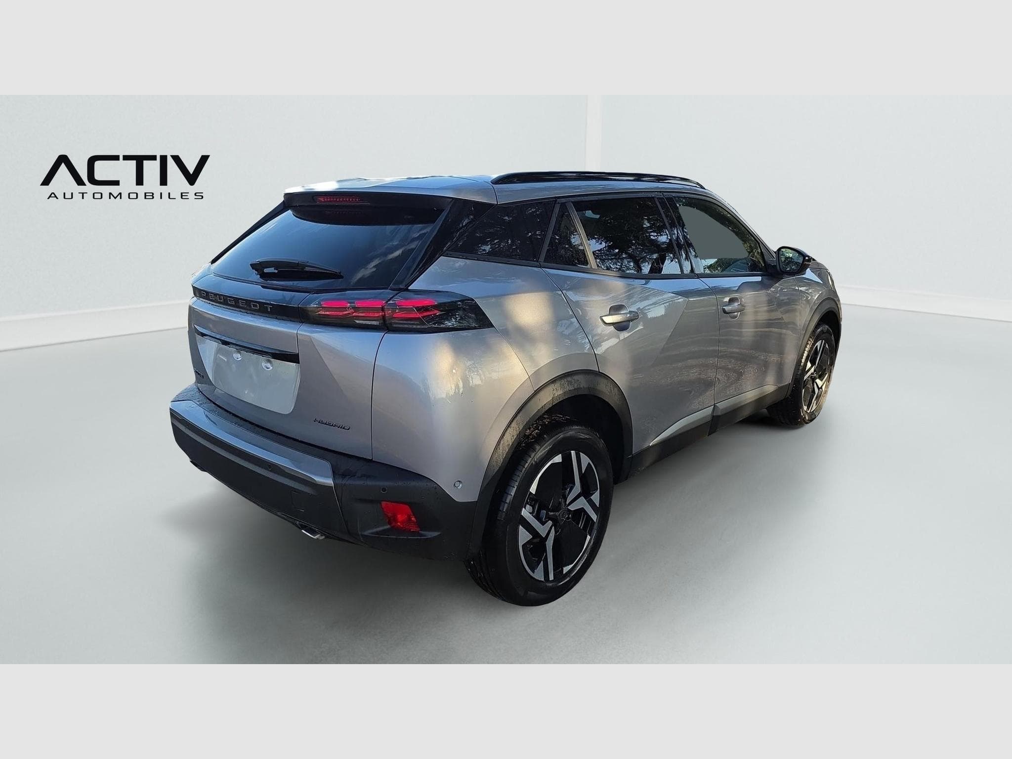 Peugeot 2008 Hybrid 145 e-DCS6 Allure (2026) - Photo 7