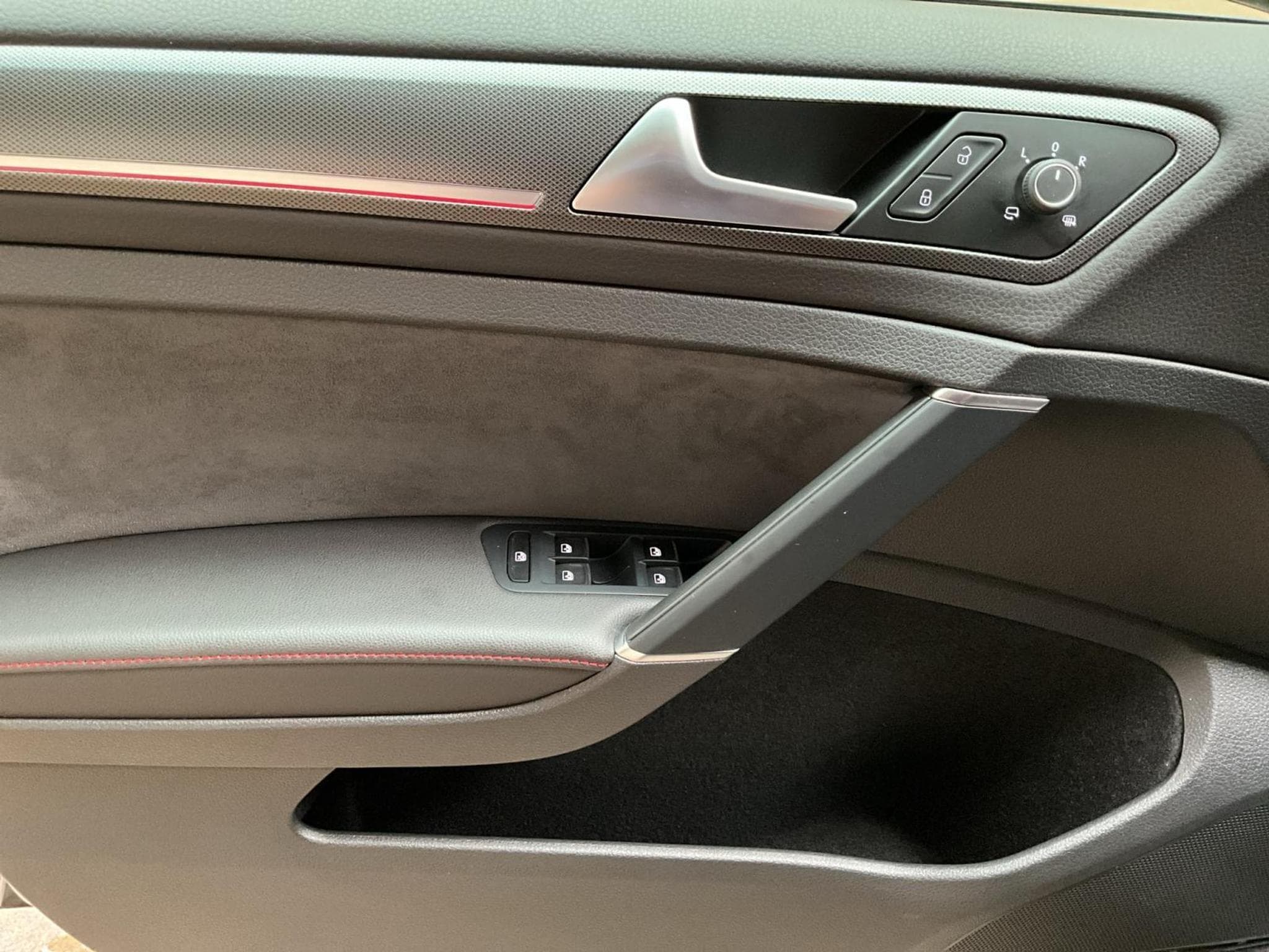 VW Golf GTI-TCR+DSG+Led+LM19+P.Travel+Keyless+Navi+Pano (2020) - Photo 14