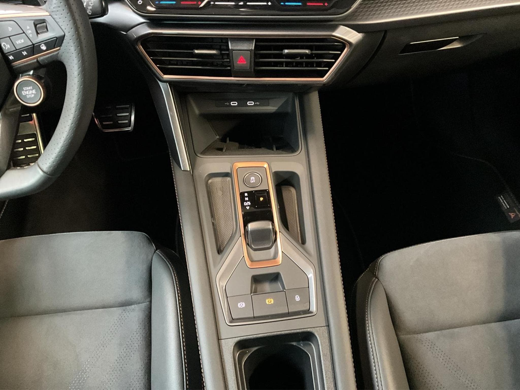 Cupra Leon TDI+DSG+Pure-Perf+Dynamic-Design+Led (2025) - Photo 12