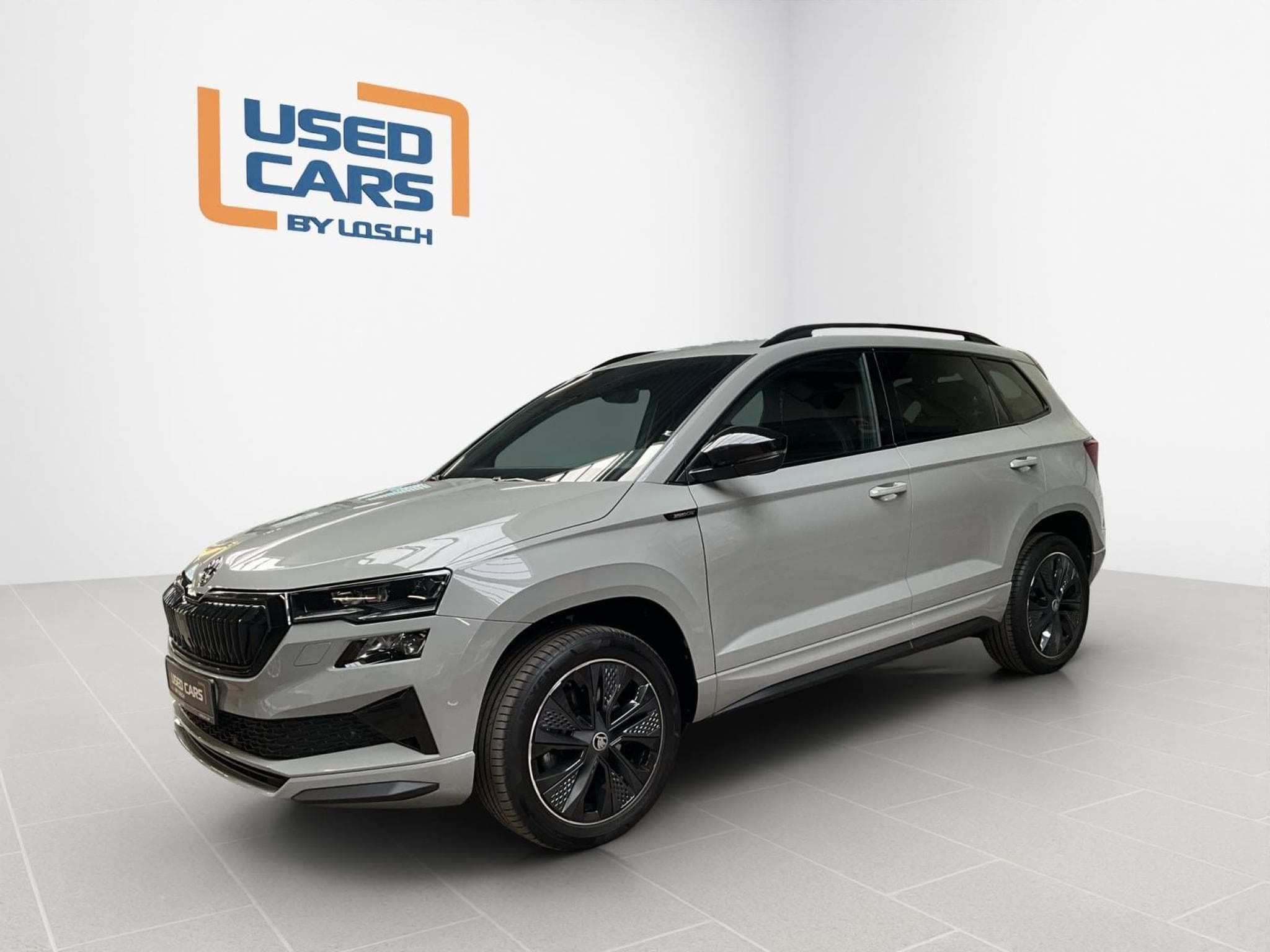 Skoda Karoq Sportsline+DSG+P.Travel+AHK+Easy-Open+Led+Navi (2025) - Photo 4