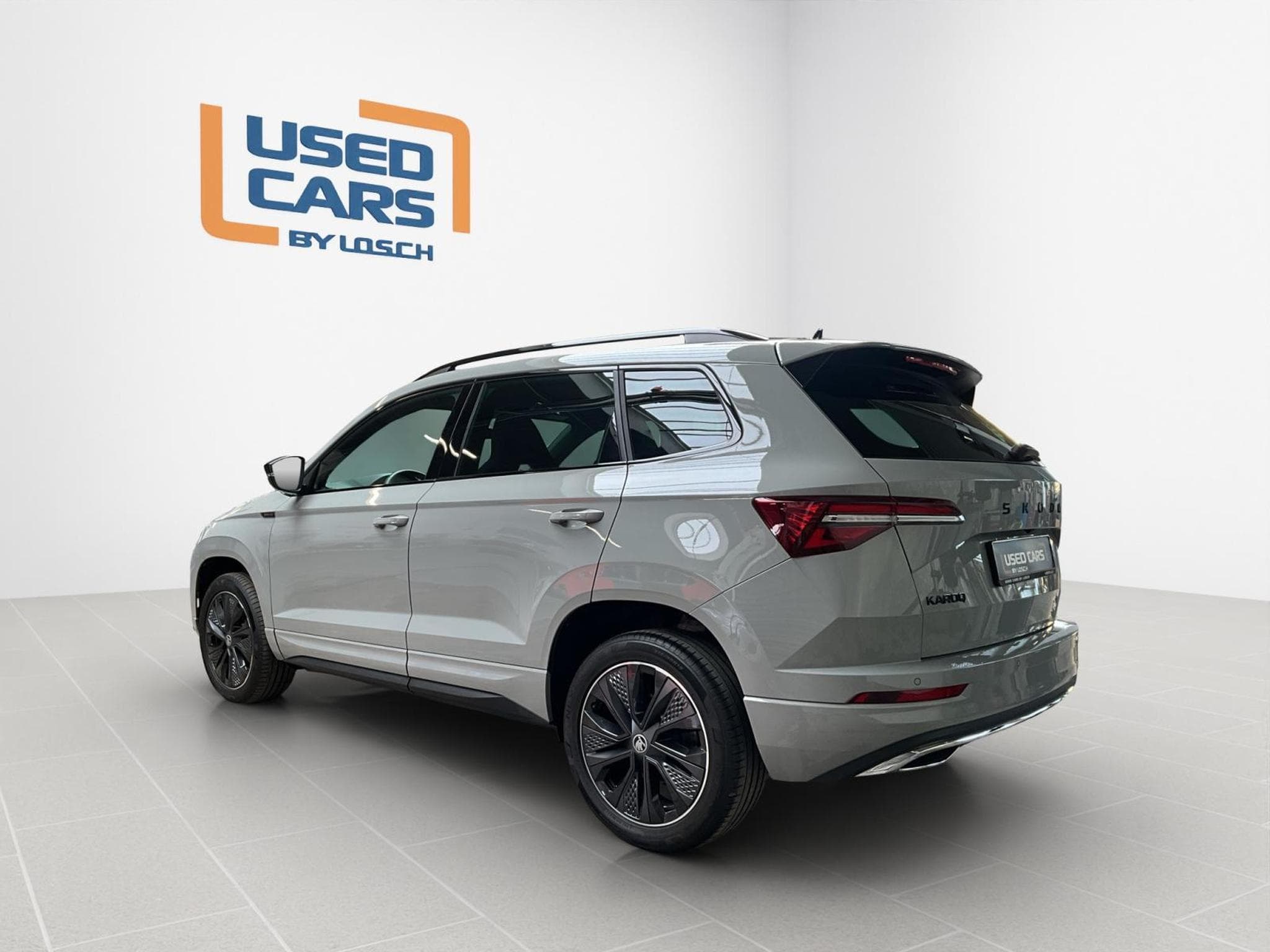 Skoda Karoq Sportsline+DSG+P.Travel+AHK+Easy-Open+Led+Navi (2025) - Photo 5