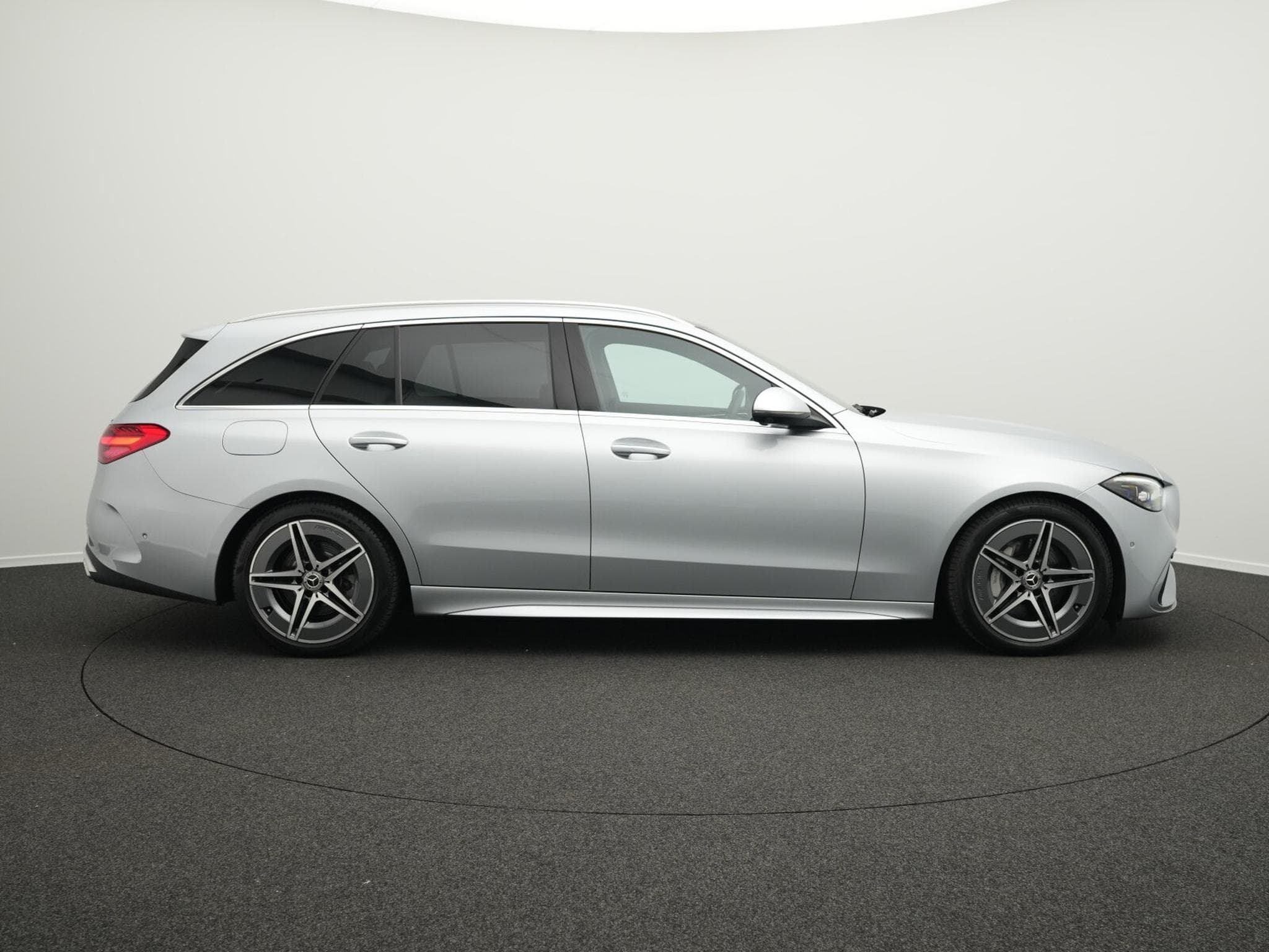 Mercedes C 220 d 4MATIC T-Modell AMG-Line Premium (2025) - Photo 5