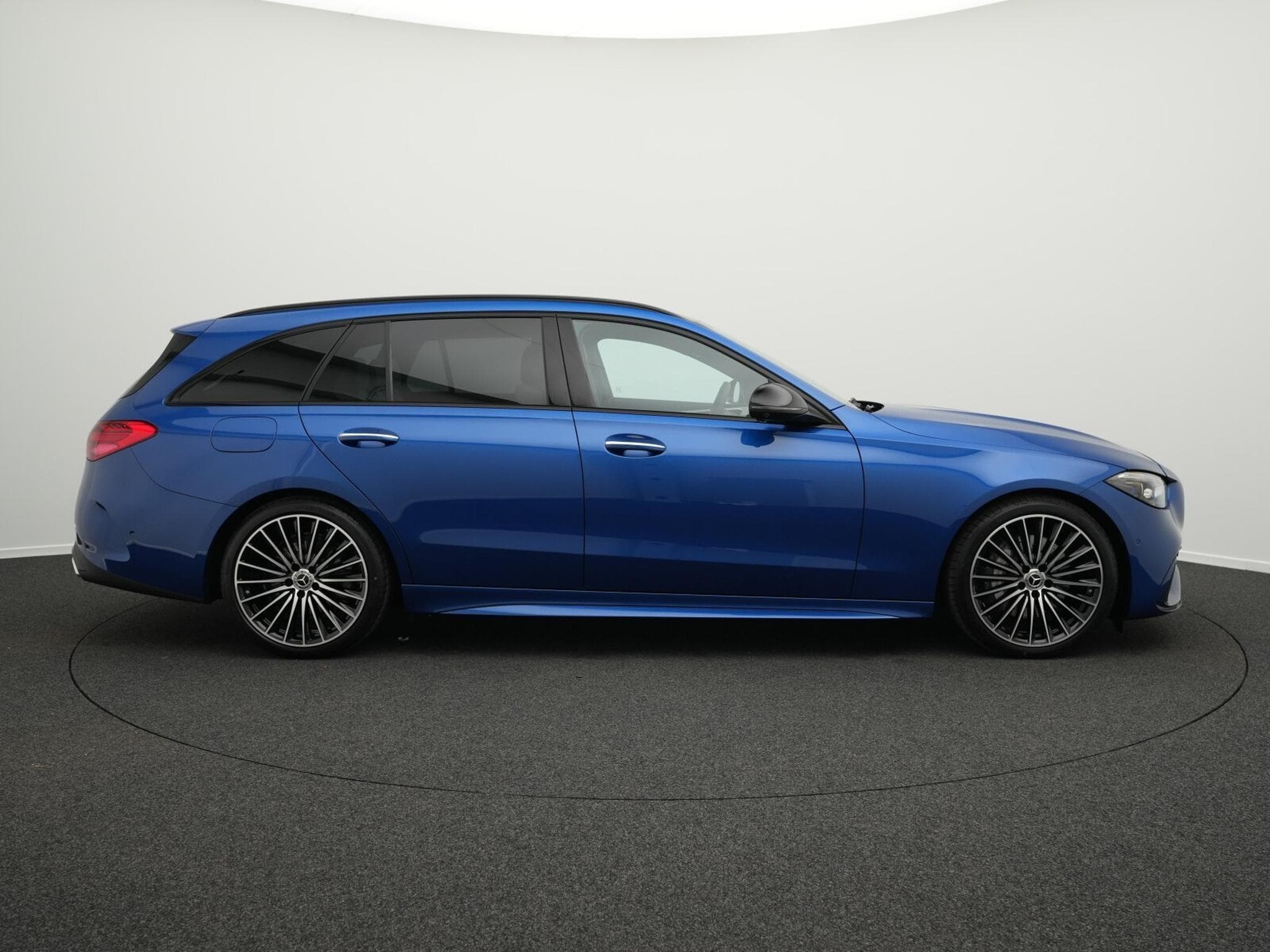 Mercedes C 220 d T-Modell AMG Line Premium (2026) - Photo 5
