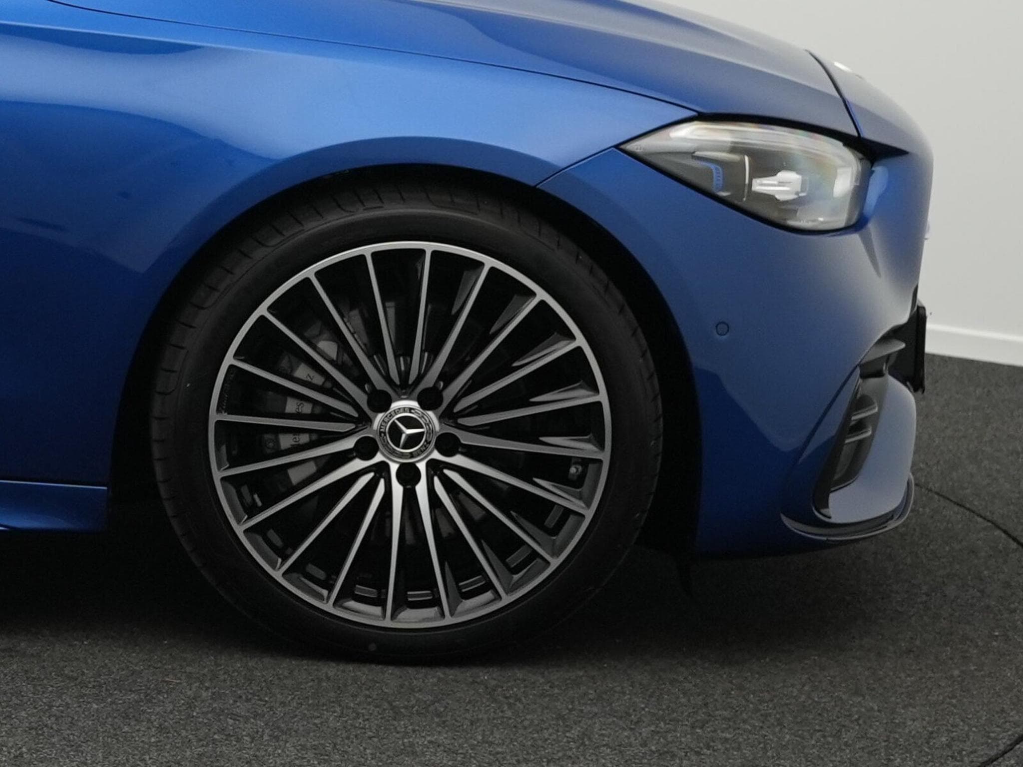 Mercedes C 220 d T-Modell AMG Line Premium (2026) - Photo 8