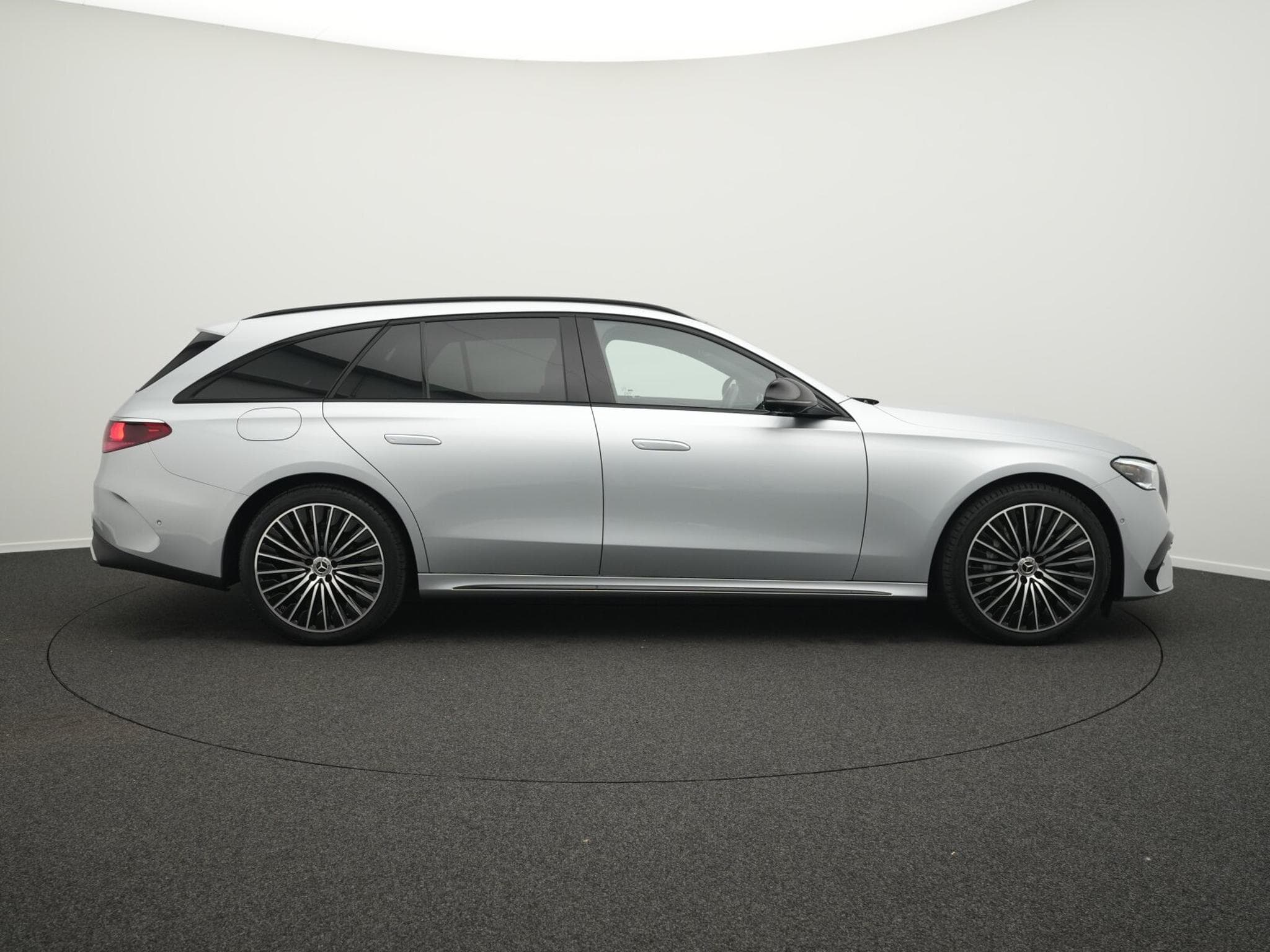 Mercedes Classe E d T-Modell AMG-Line Premium Plus (2025) - Photo 5