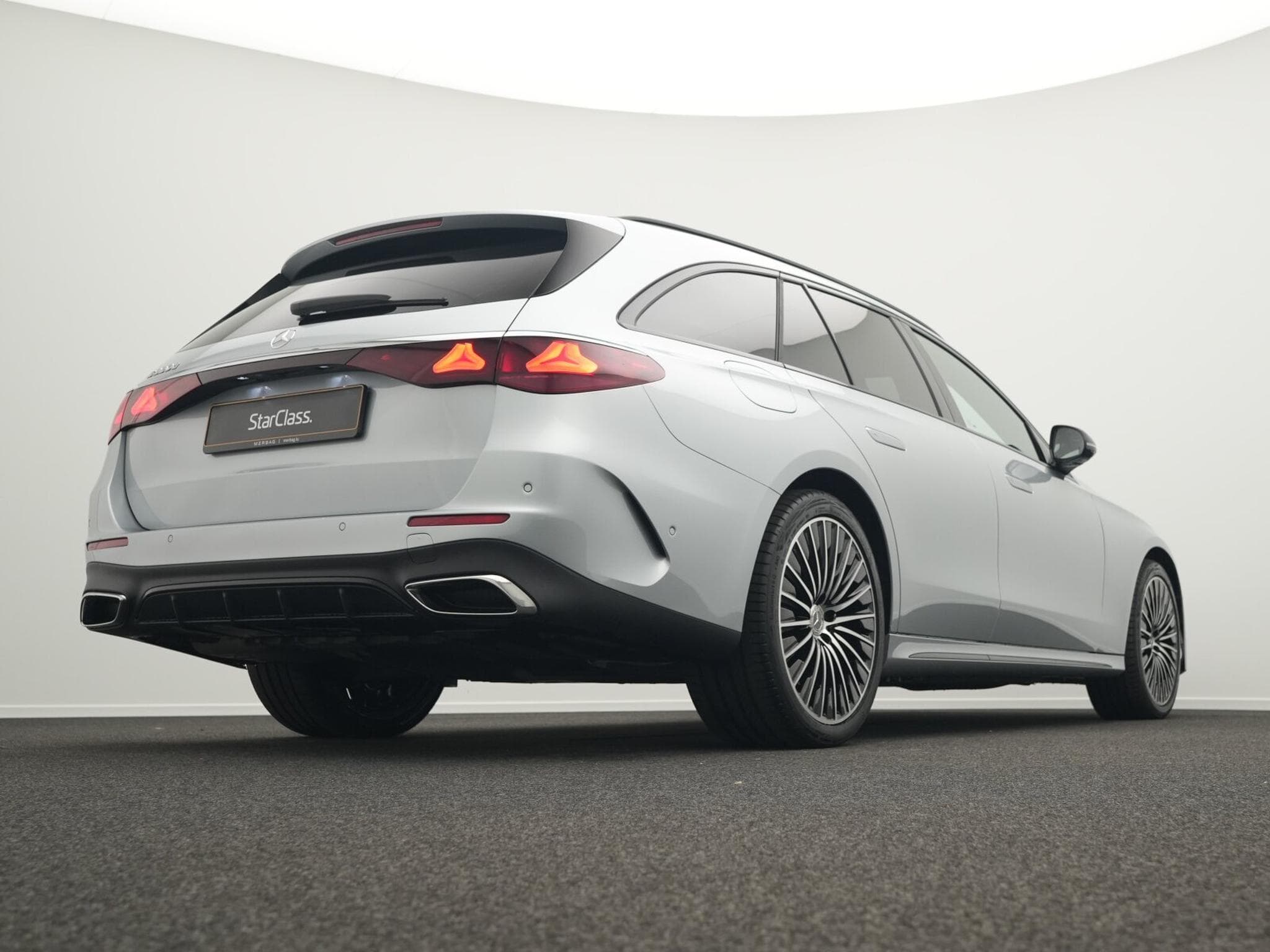 Mercedes Classe E d T-Modell AMG-Line Premium Plus (2025) - Photo 11