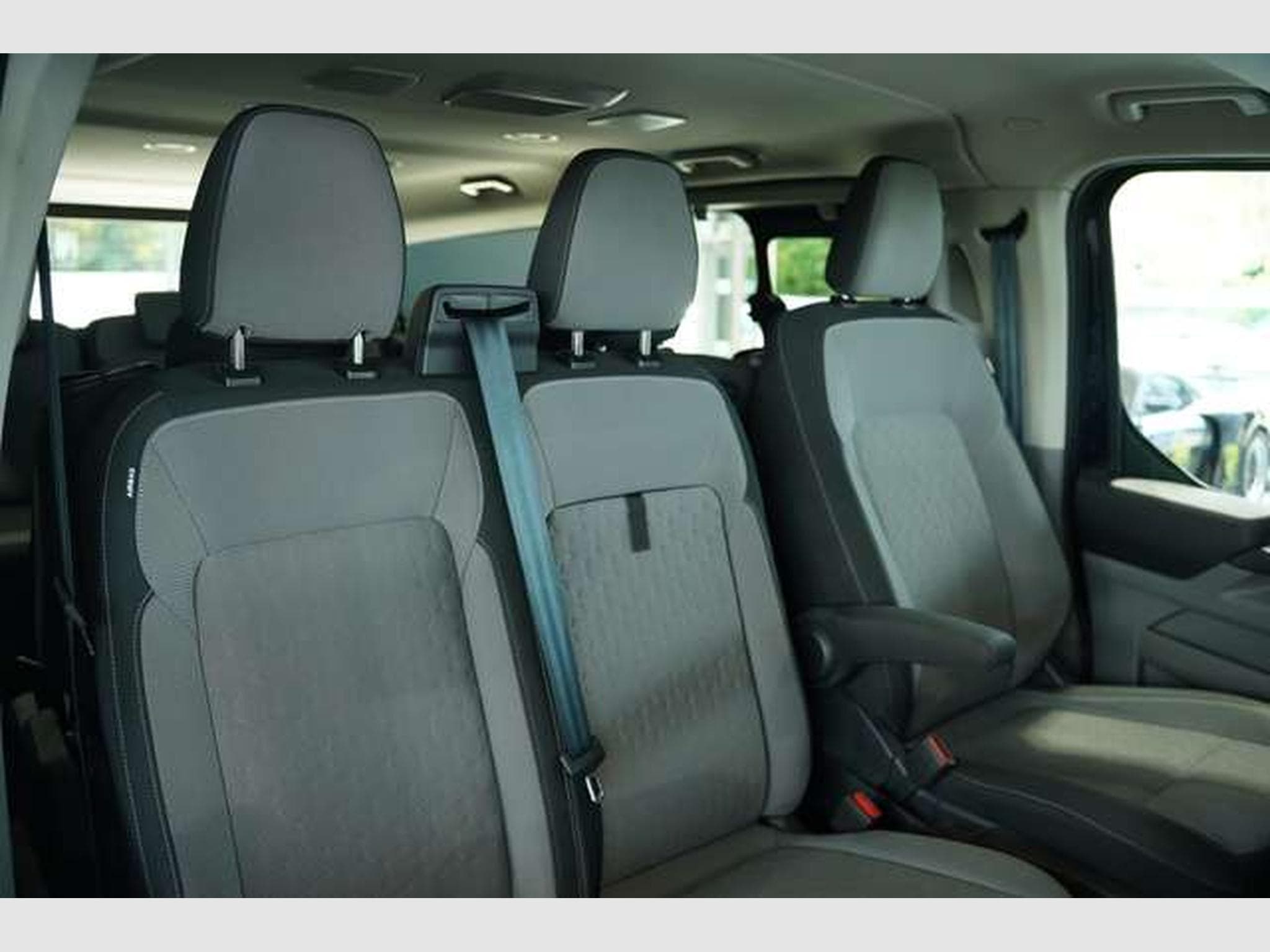 Ford Tourneo 320 L2 Tourneo Titanium FWD *9-Sitzer (2025) - Foto 13